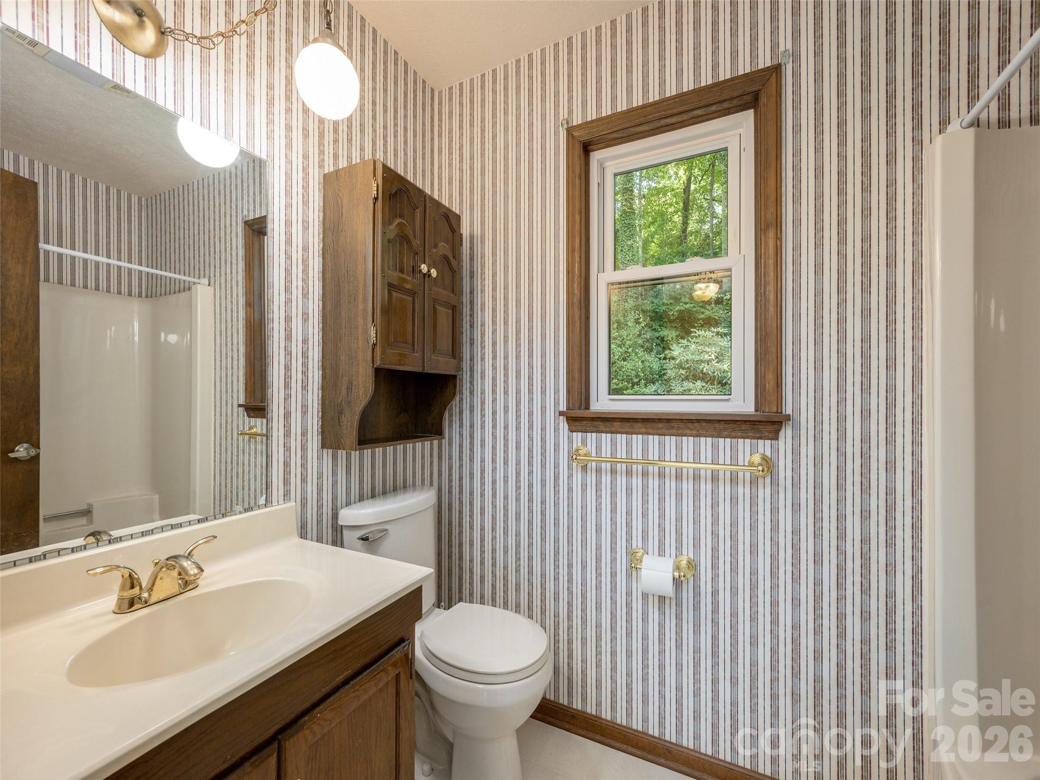 Single Family Residence at 211 Ginseng Lane, Hendersonville, photo 26 of 38
