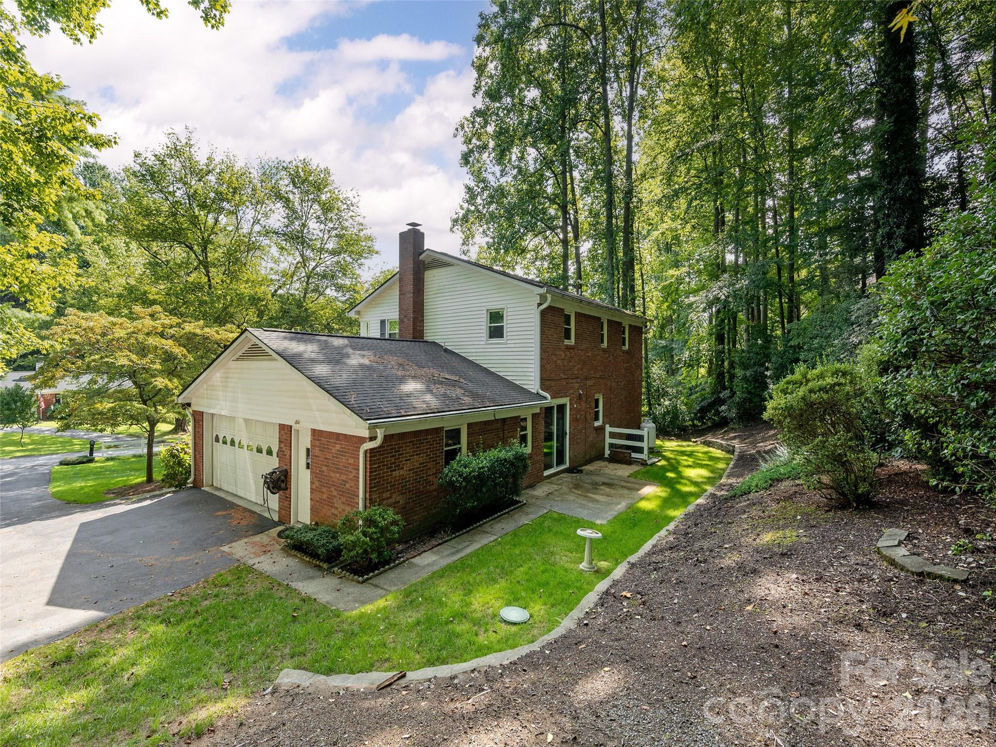 Single Family Residence at 211 Ginseng Lane, Hendersonville, photo 33 of 38