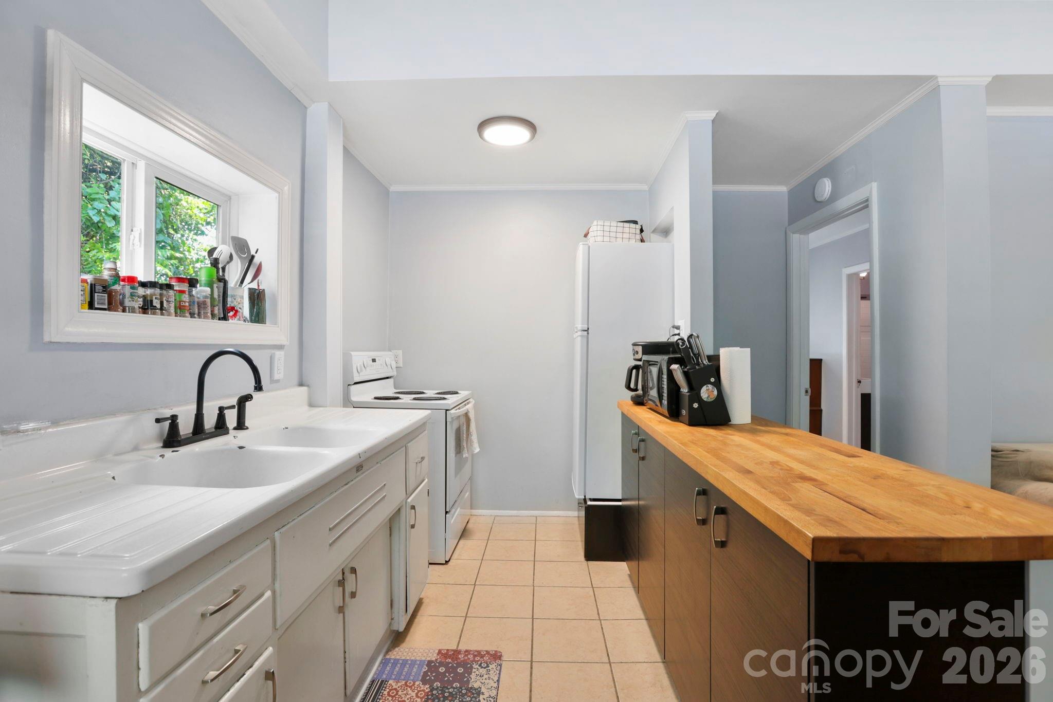 Kitchen - 169 and 171 Cragmont Road, Black Mountain