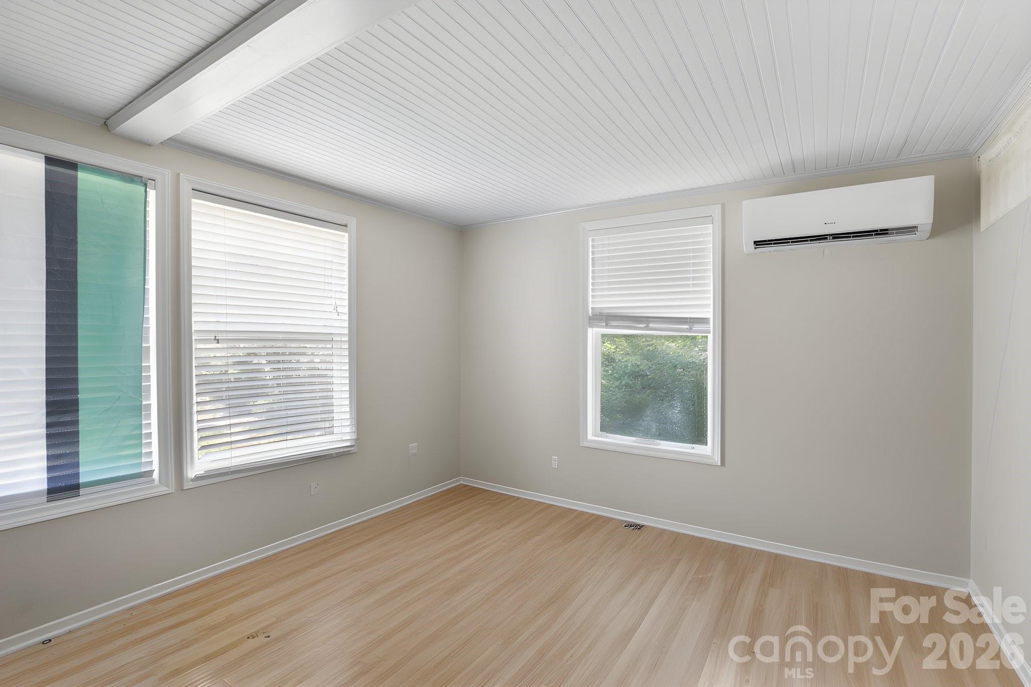 Cottage Bedroom - 169 and 171 Cragmont Road, Black Mountain