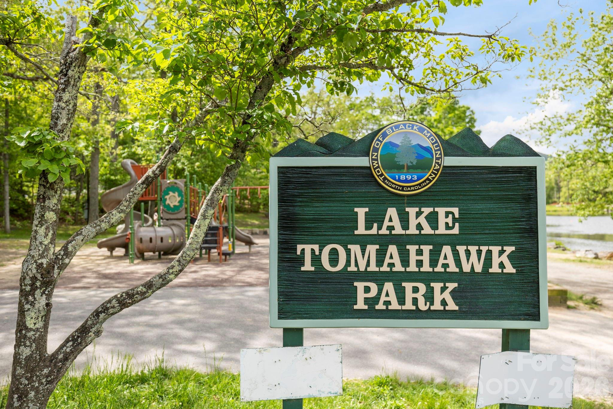 Lake Tomahawk 1 Block Away - 169 and 171 Cragmont Road, Black Mountain