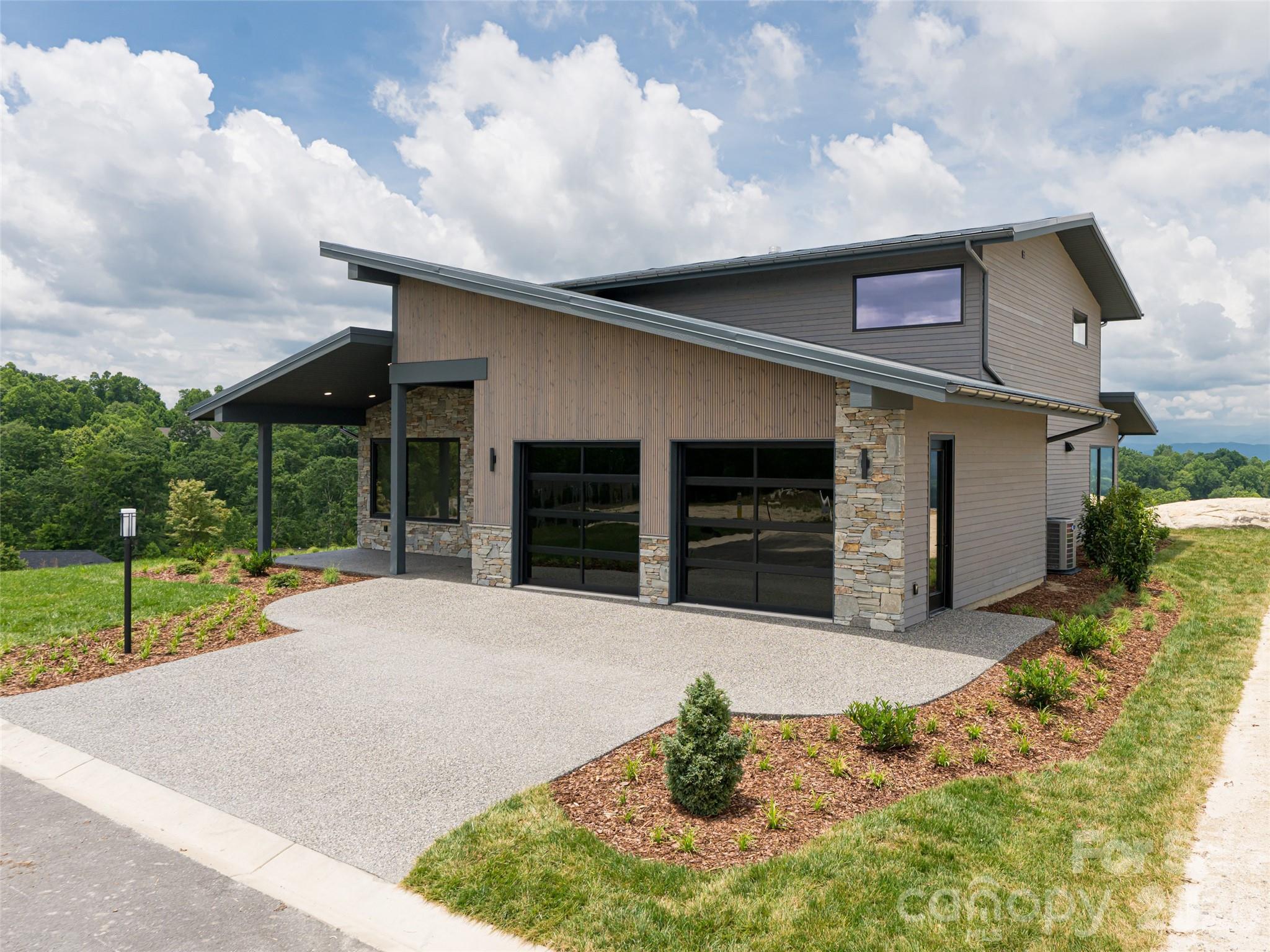 Single Family Residence at 24 S Watchman Drive, Hendersonville, photo 4 of 47