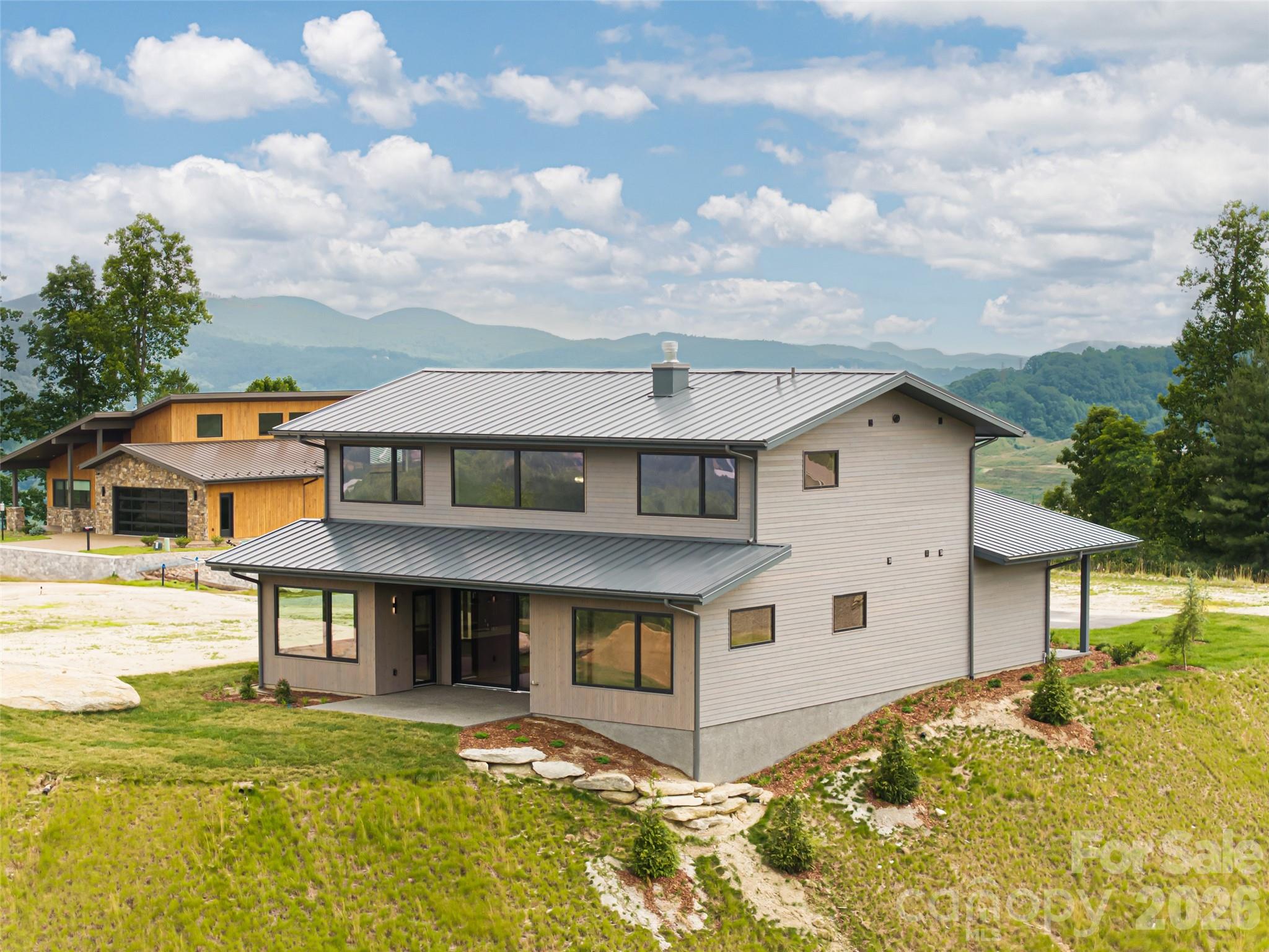 Single Family Residence at 24 S Watchman Drive, Hendersonville, photo 37 of 47