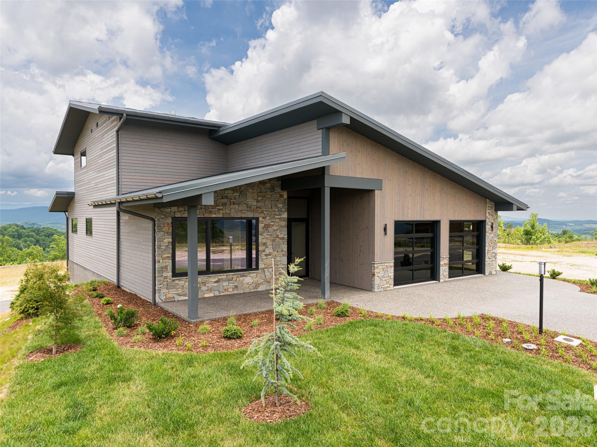 Single Family Residence at 24 S Watchman Drive, Hendersonville, photo 41 of 47