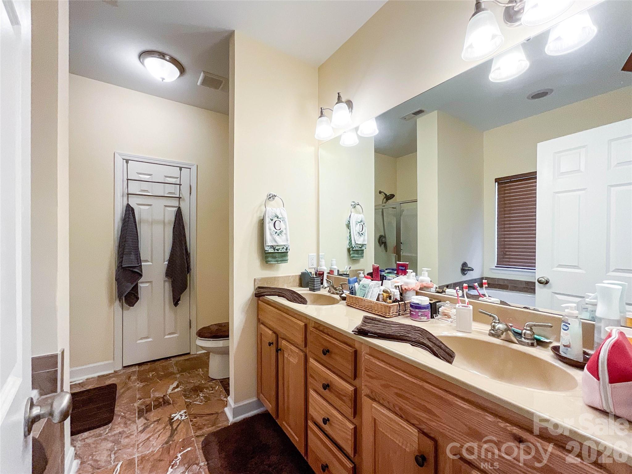Single Family Residence at 2702 Piersland Drive, Matthews, photo 17 of 48
