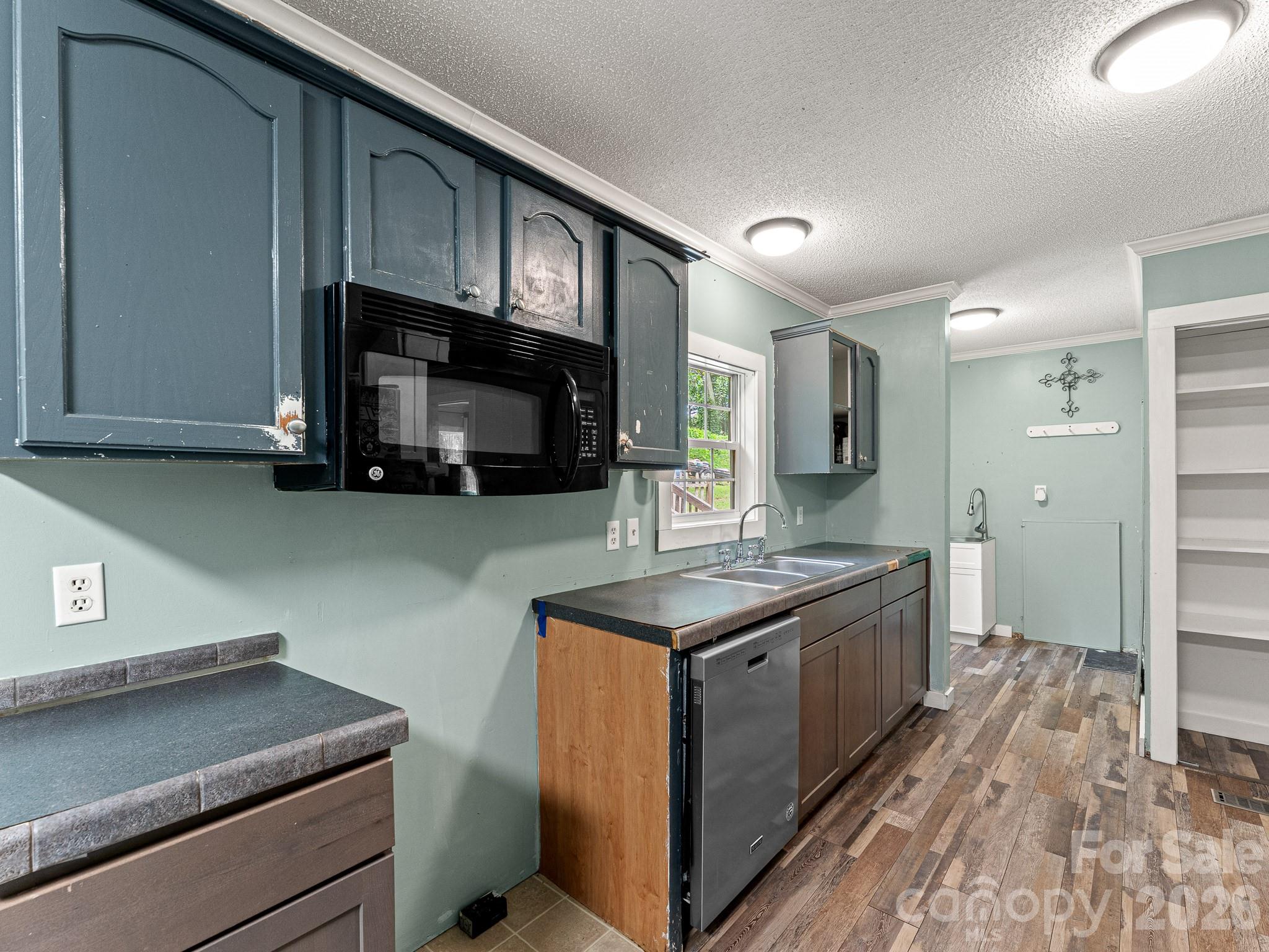 Single Family Residence at 195 Shiloh Road, Asheville, photo 11 of 39