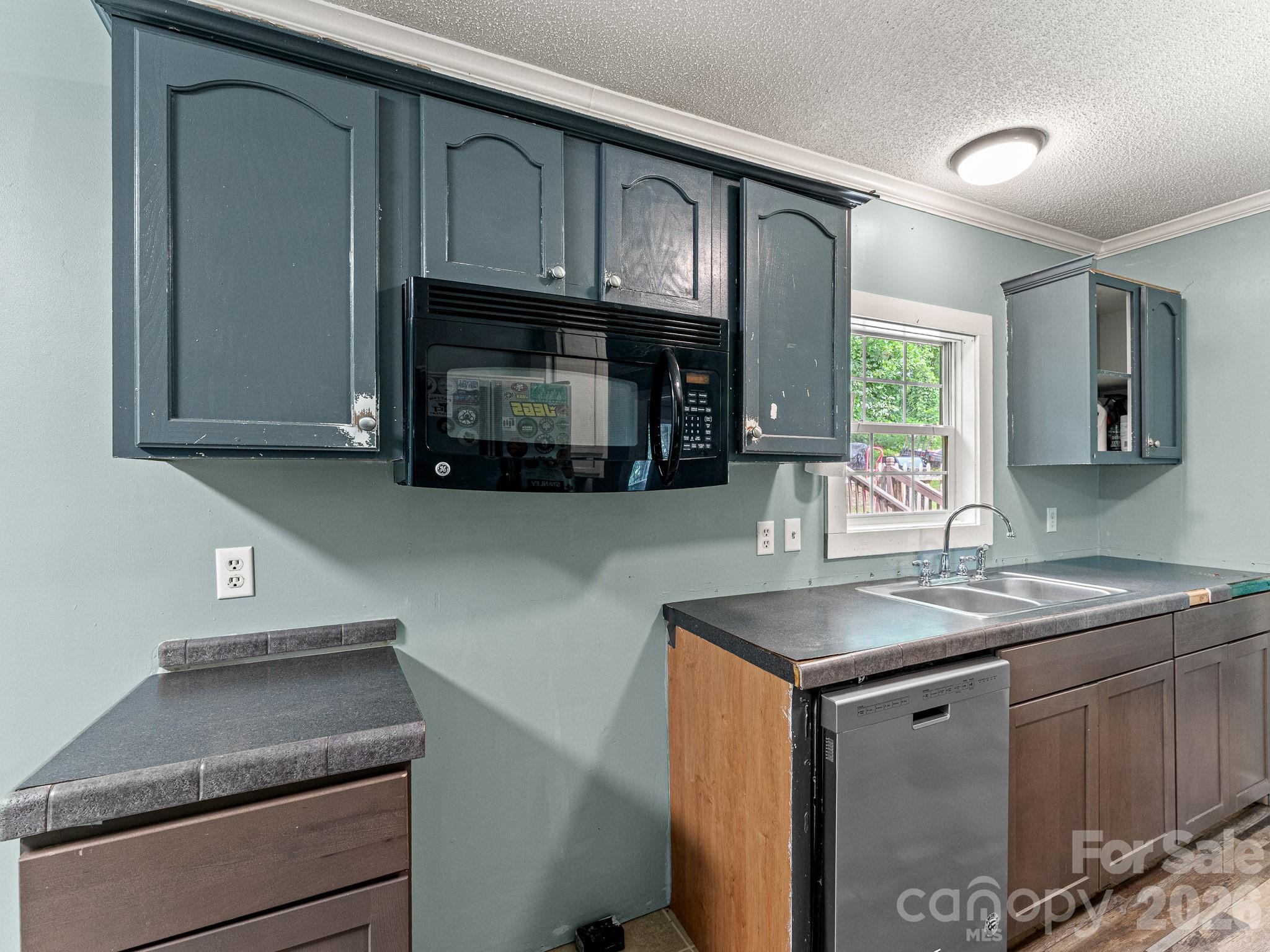 Single Family Residence at 195 Shiloh Road, Asheville, photo 12 of 39