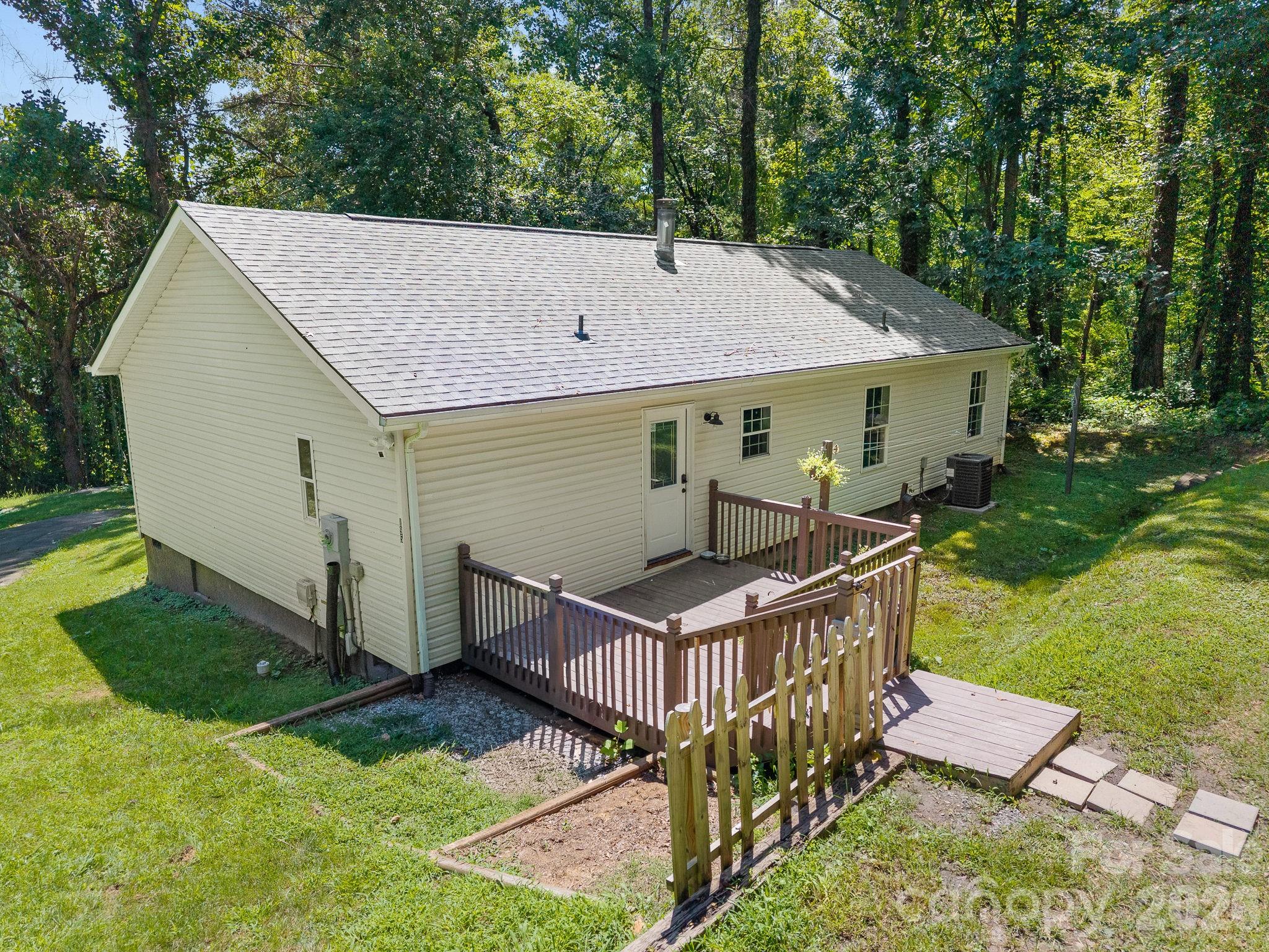 Single Family Residence at 195 Shiloh Road, Asheville, photo 37 of 39