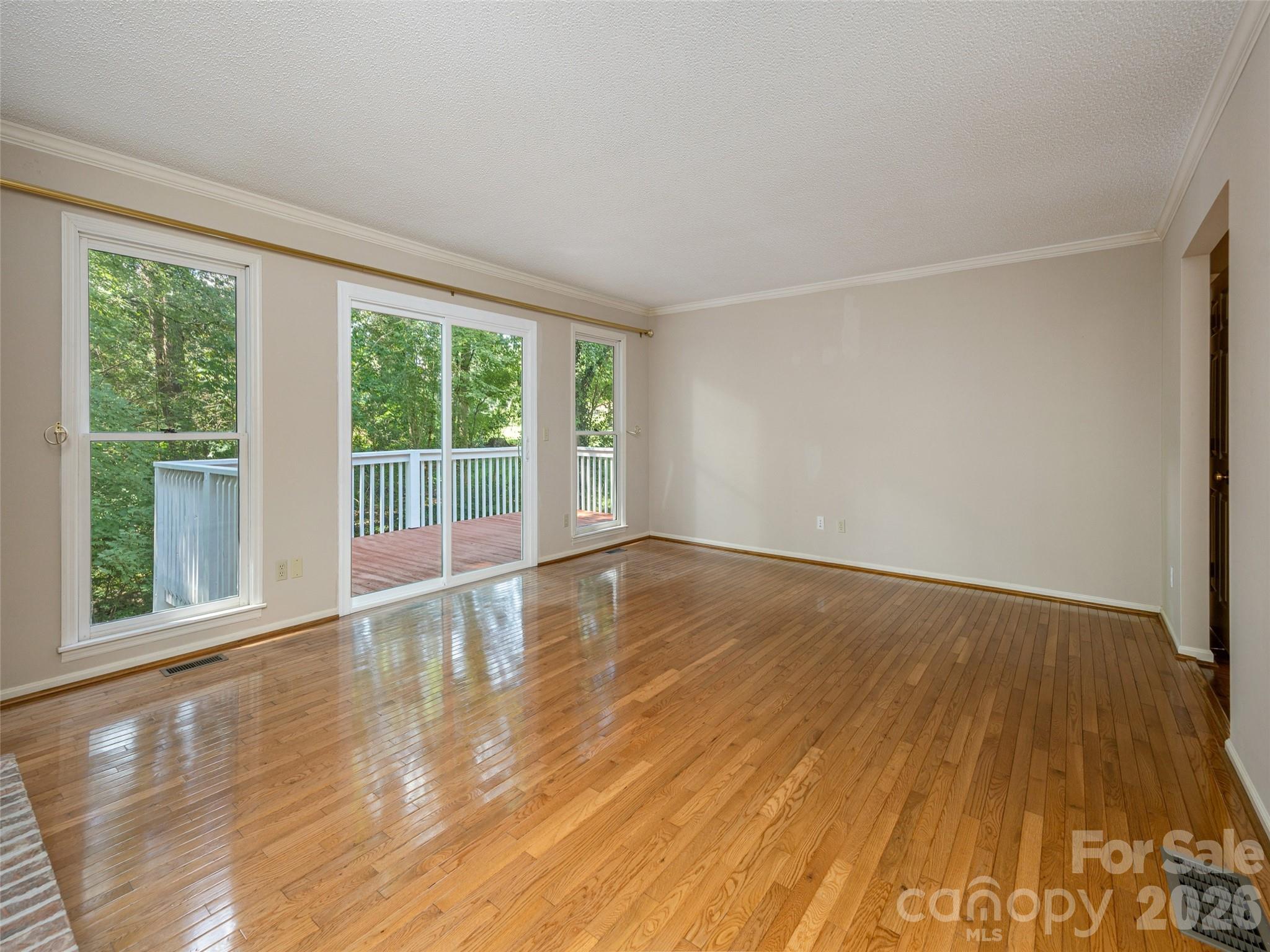 The Living Room has Access to the Deck - 15 Glen Crest Drive, Arden