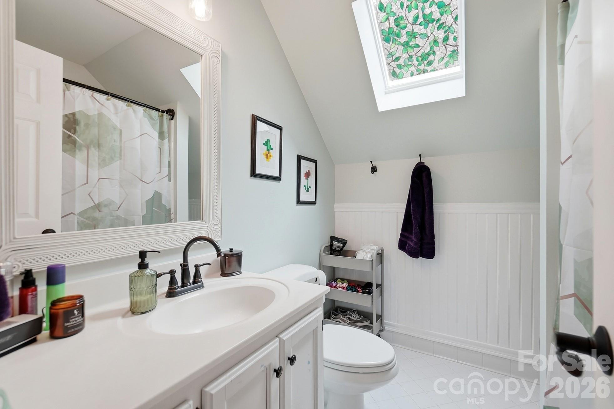 Bathroom attached to the 4th bedroom. - 1006 Waterview Lane, Monroe