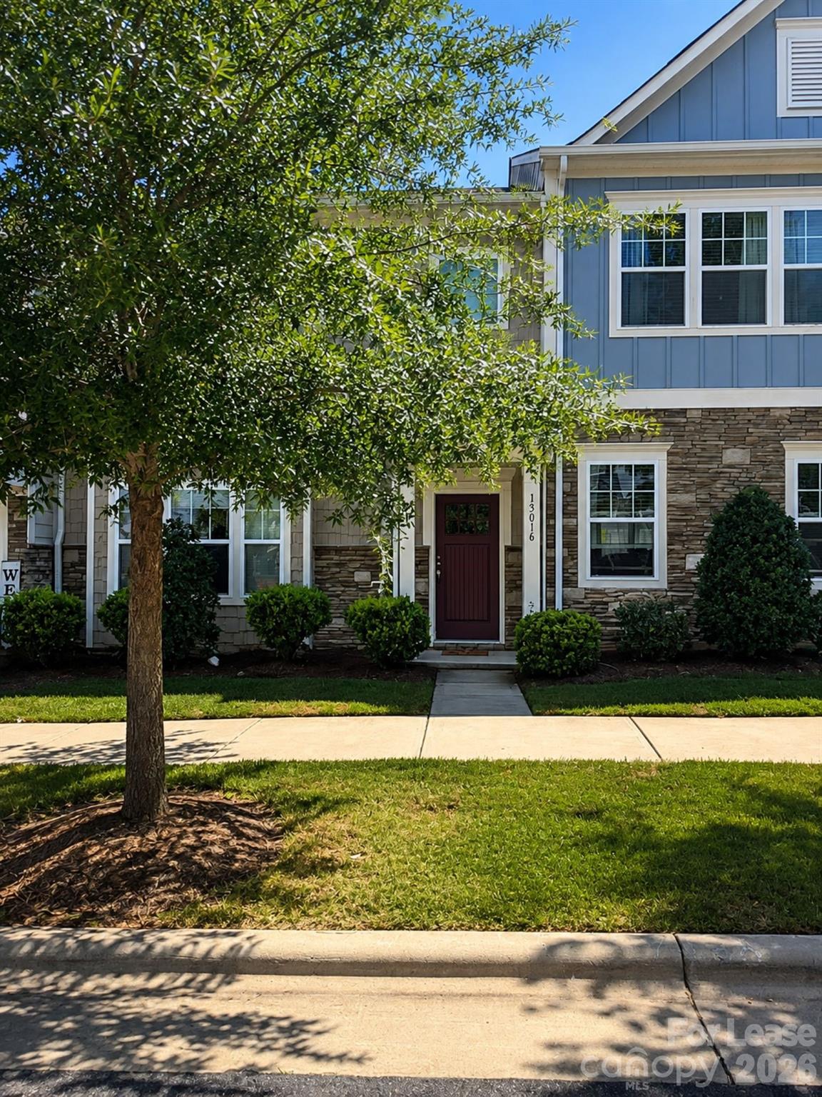 Townhouse at 15016 Meacham Farm Drive, Huntersville, photo 2 of 21