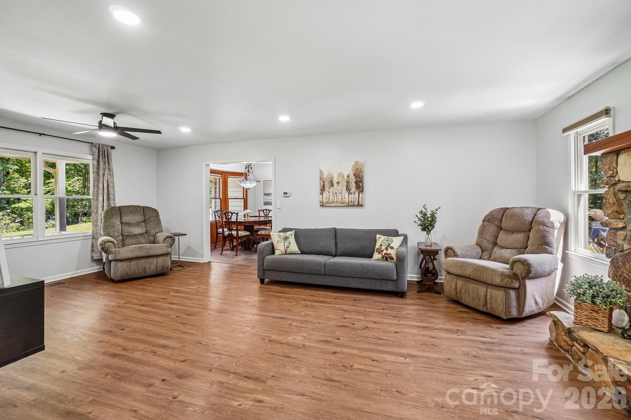 Single Family Residence at 158 Mallard Drive, Columbus, photo 10 of 29