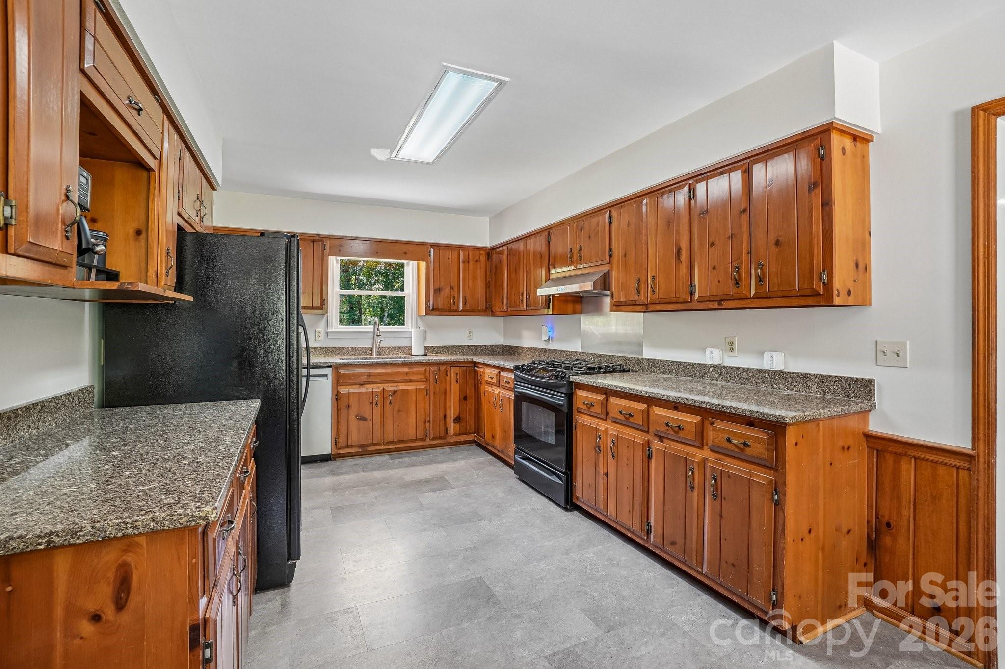 Single Family Residence at 158 Mallard Drive, Columbus, photo 12 of 29