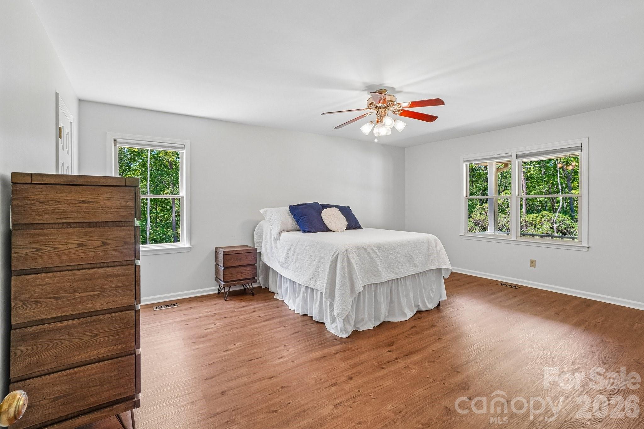 Single Family Residence at 158 Mallard Drive, Columbus, photo 14 of 29