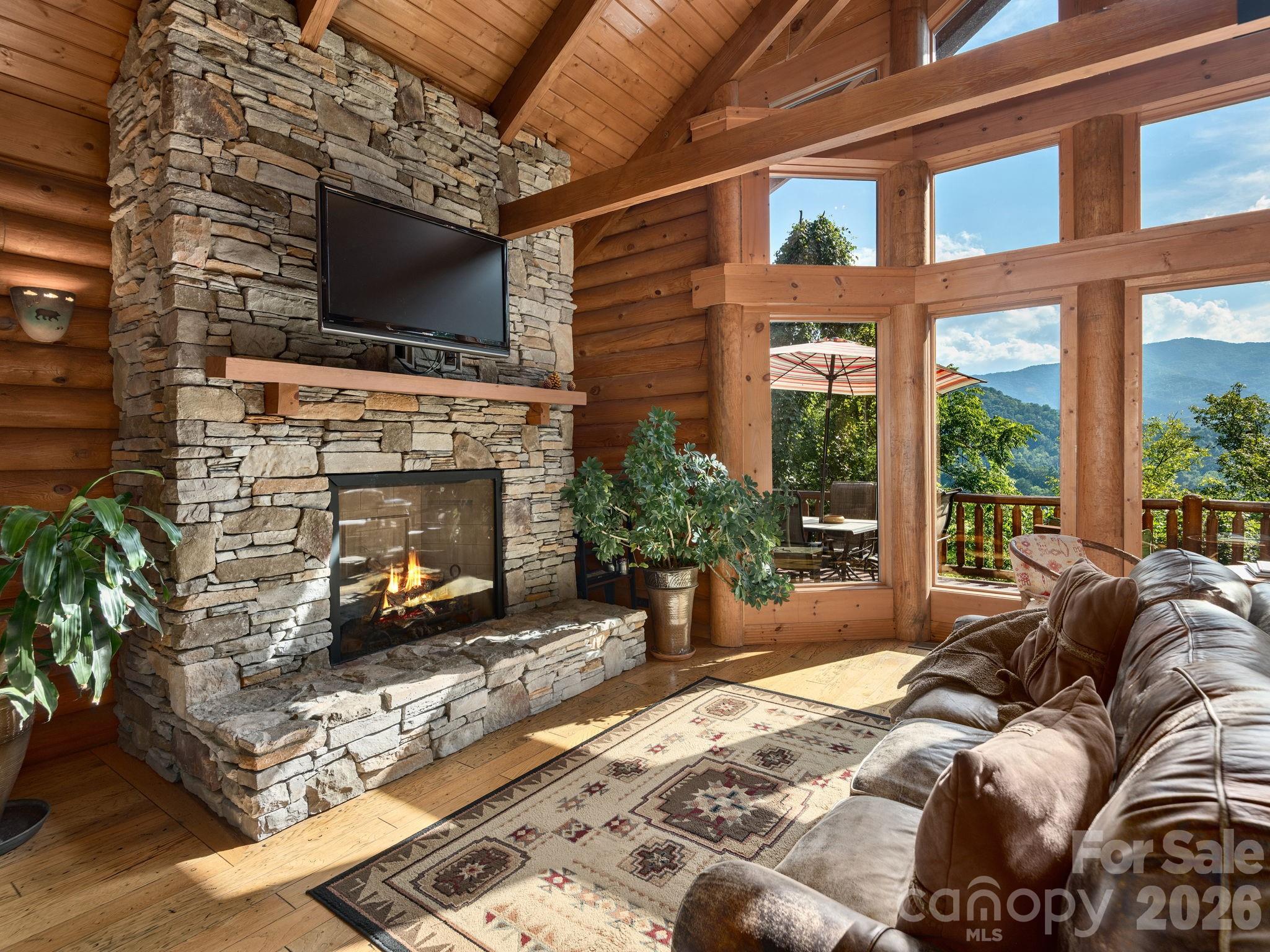 Honeymoon cabin living room - 135 Potato Branch Road, Leicester
