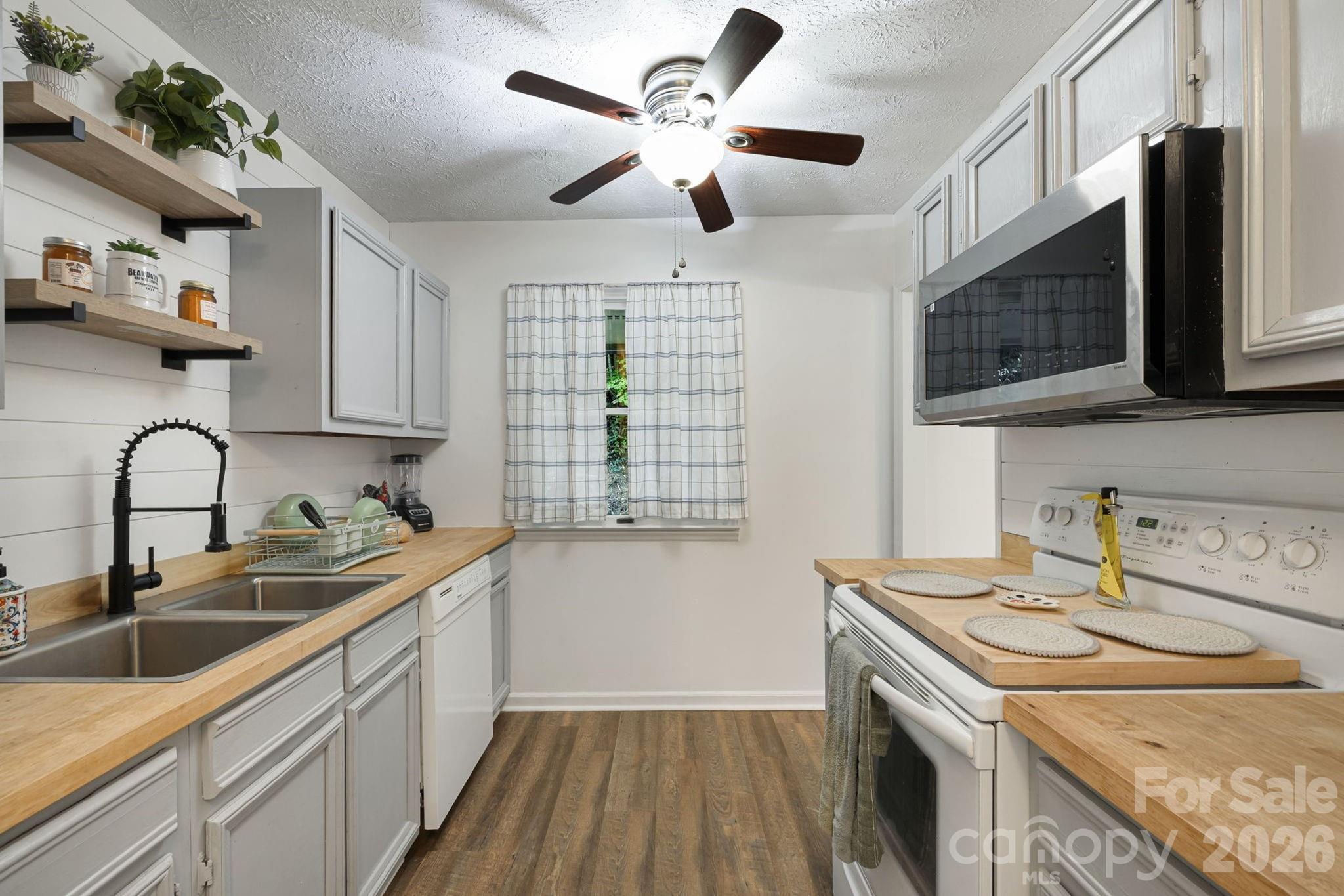 Single Family Residence at 64 Big Spruce Lane, Waynesville, photo 11 of 48