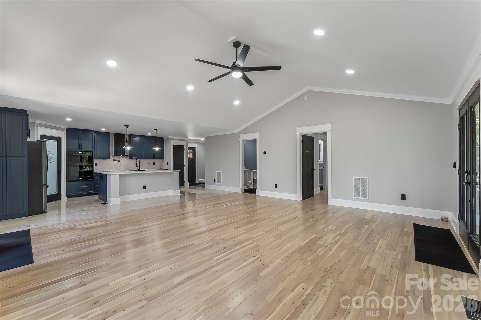 Single Family Residence at 276 Coopers Drive, Hendersonville, photo 12 of 38