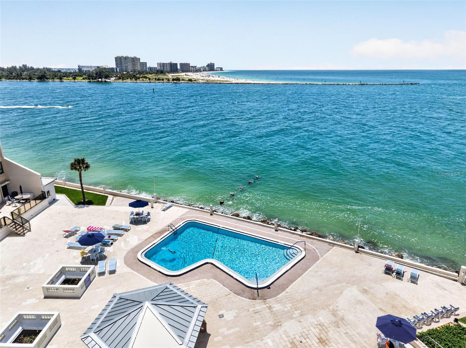Condominium at 440 S GULFVIEW BLVD #1407, CLEARWATER, photo 9 of 42