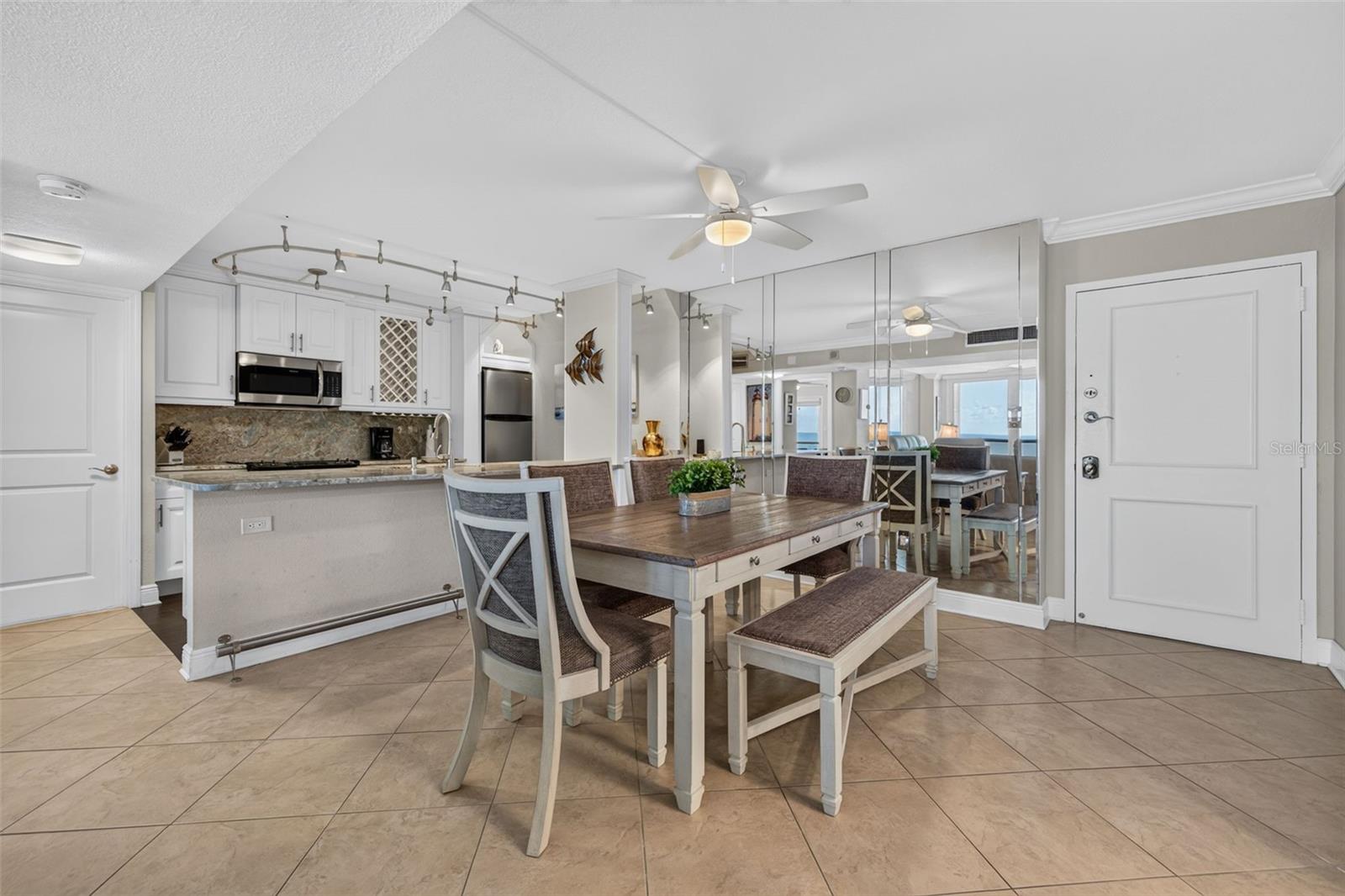 Condominium at 440 S GULFVIEW BLVD #1407, CLEARWATER, photo 14 of 42