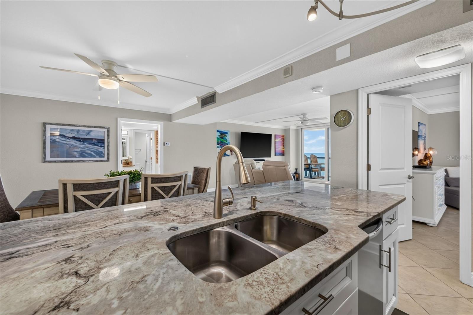 Condominium at 440 S GULFVIEW BLVD #1407, CLEARWATER, photo 19 of 42