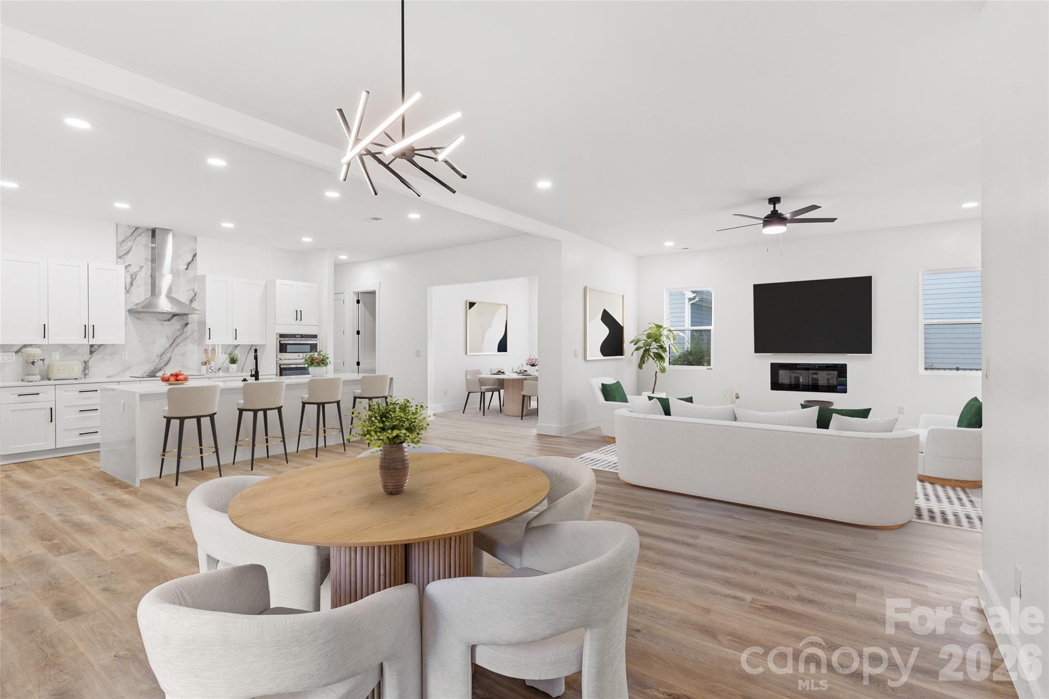 Virtually Staged - 1207 39th Avenue NE, Hickory