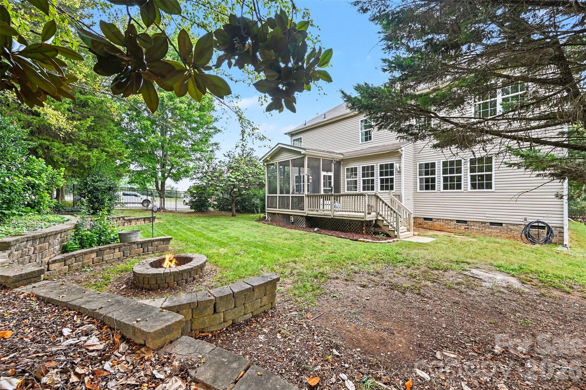 Single Family Residence at 9883 NW Darby Creek Avenue NW, Concord, photo 4 of 37