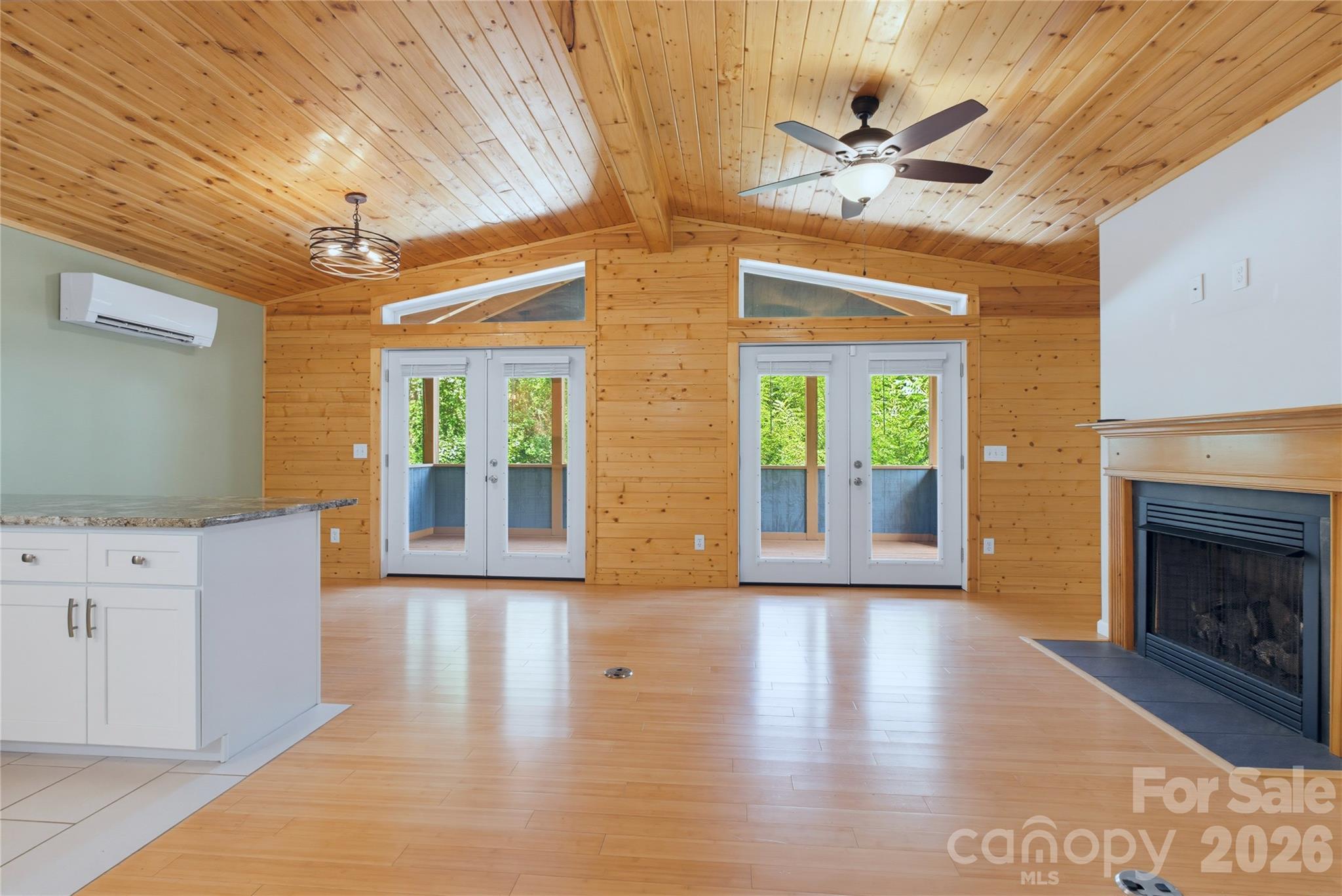 Single Family Residence at 81 Bullfrog Cove Road, Sylva, photo 8 of 38