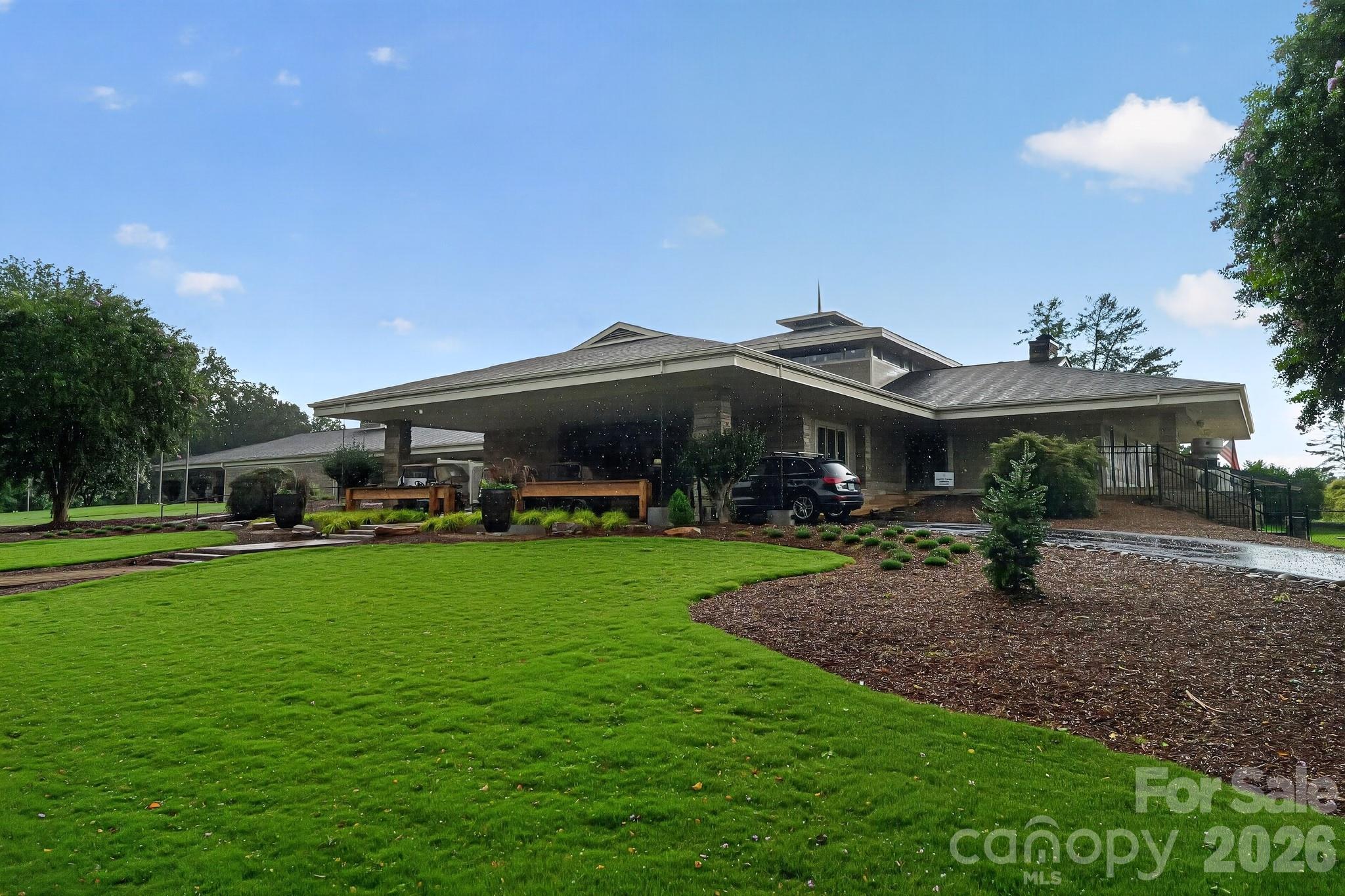 Statesville County Club Clubhoue - 745 Saint Andrews Road, Statesville