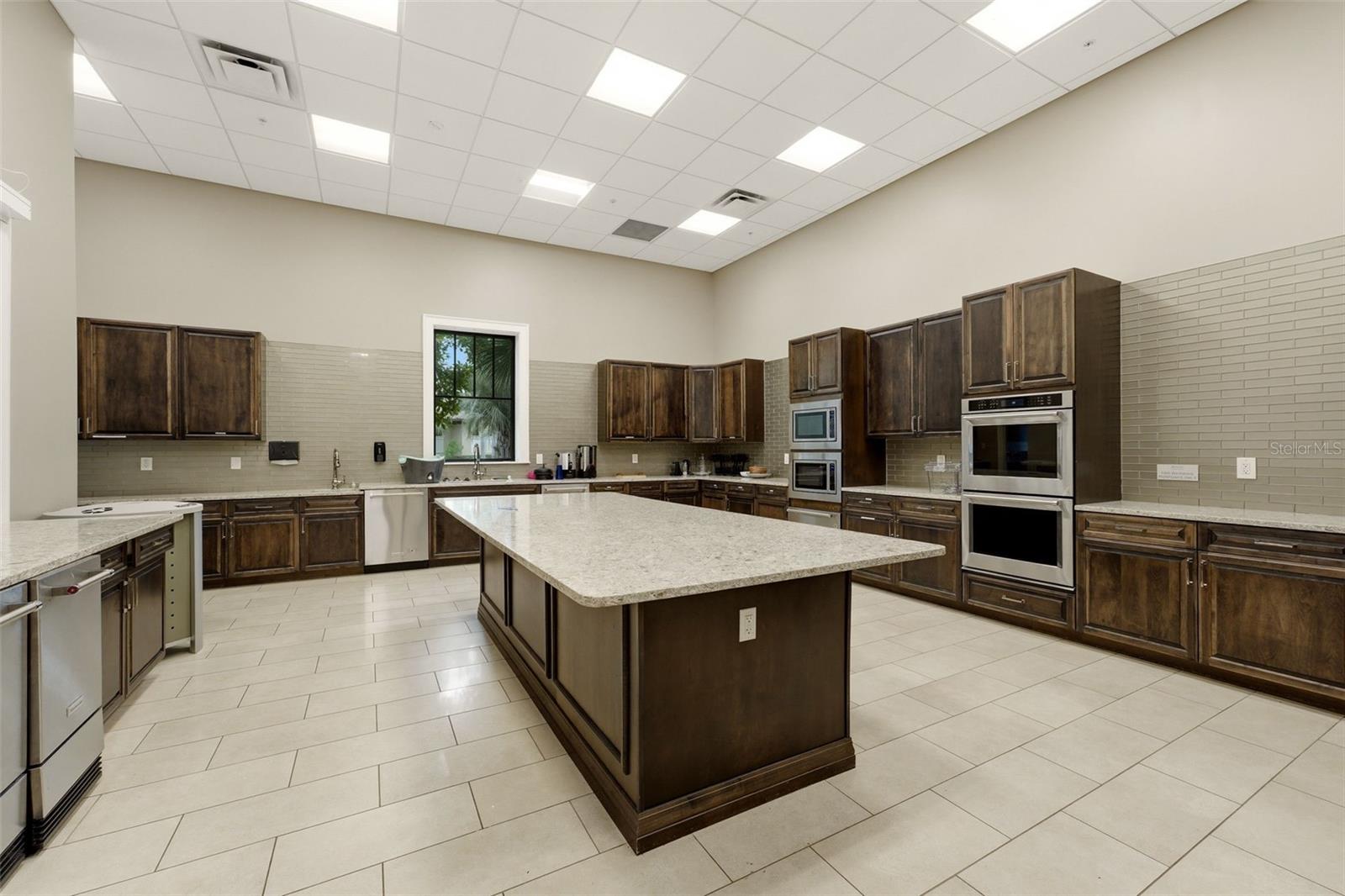 Clubhouse kitchen - 6839 CHESTER TRL, BRADENTON