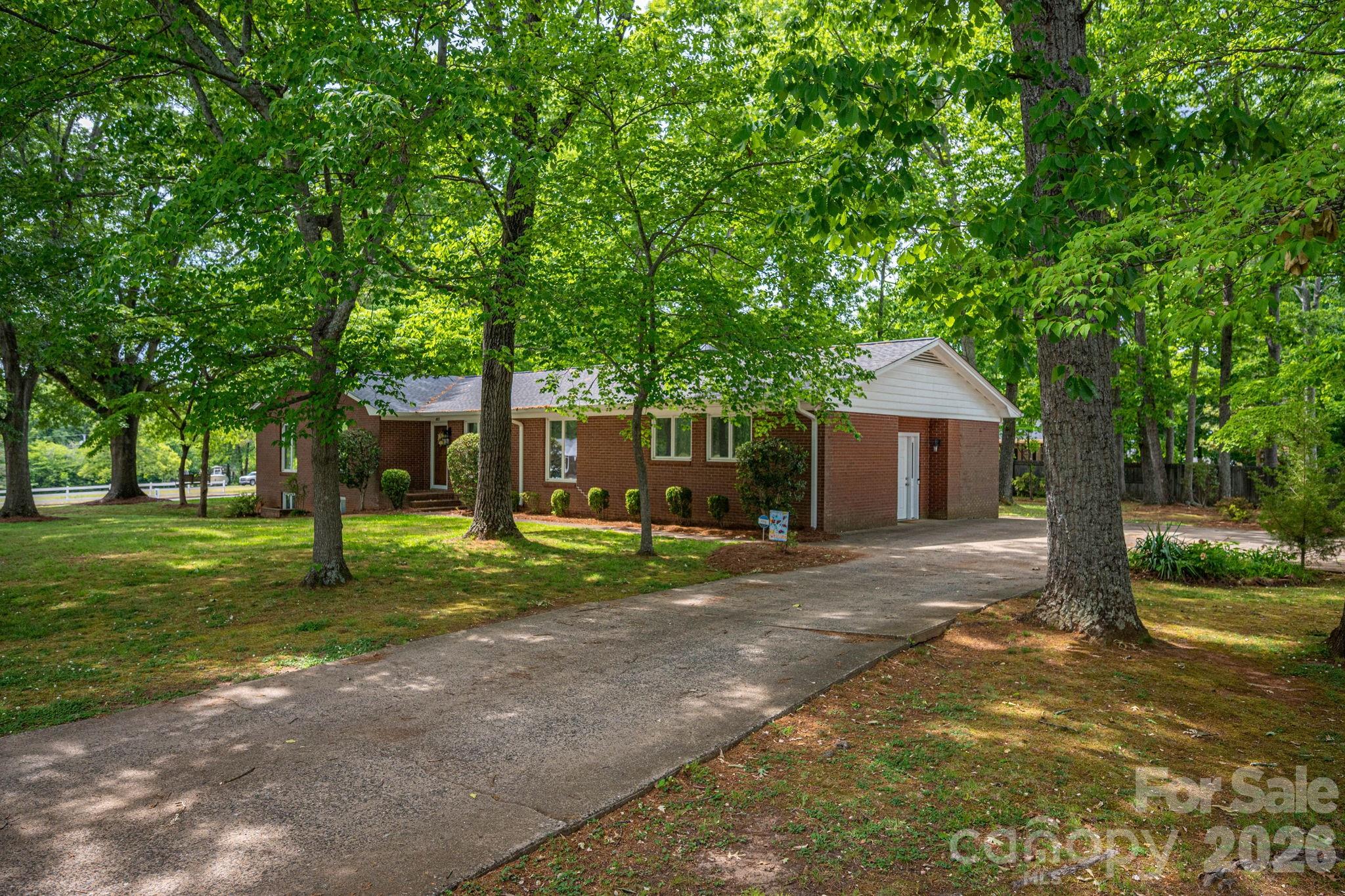 Single Family Residence at 602 Lee Street, Kings Mountain, photo 7 of 48