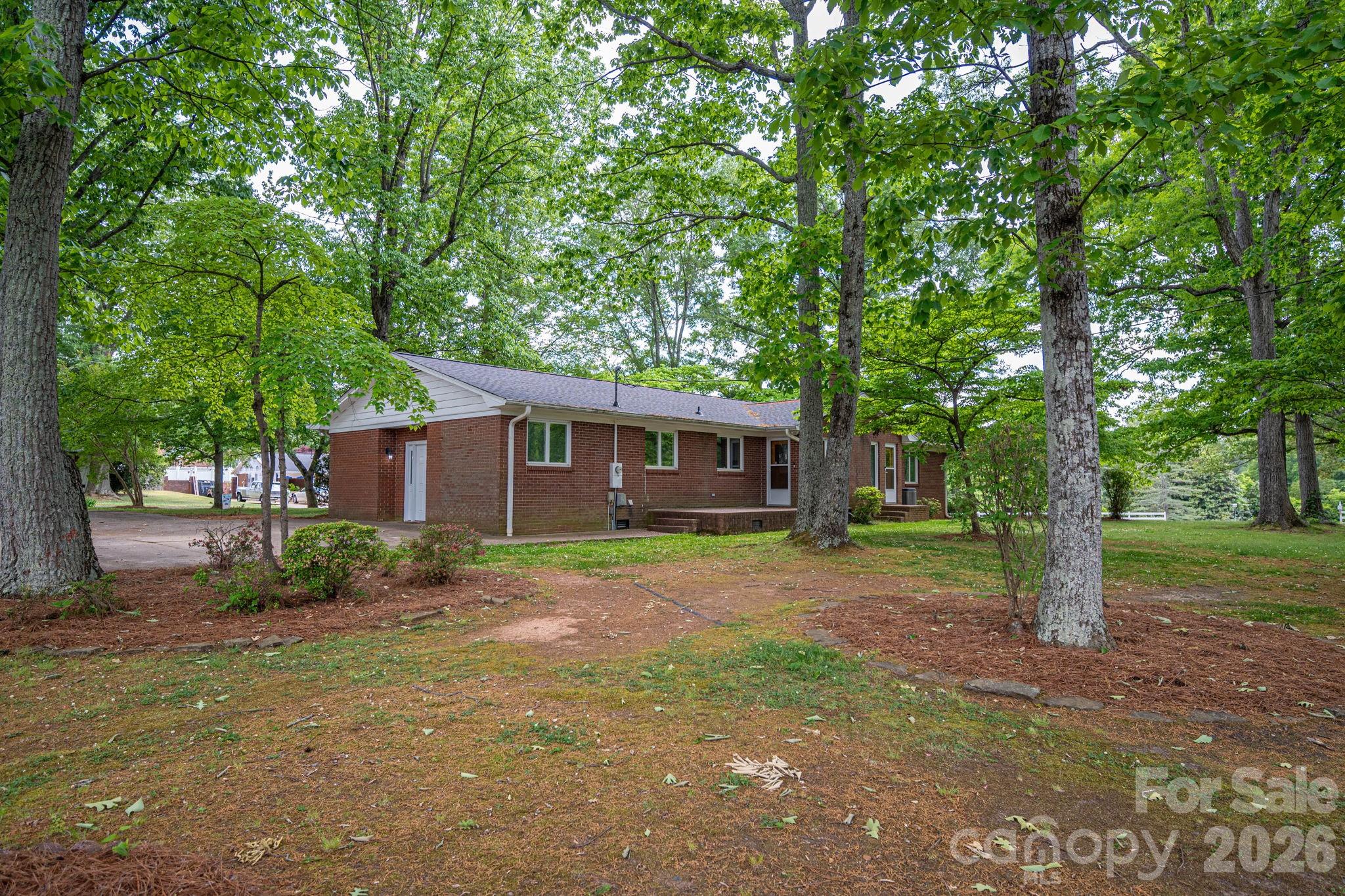 Single Family Residence at 602 Lee Street, Kings Mountain, photo 44 of 48
