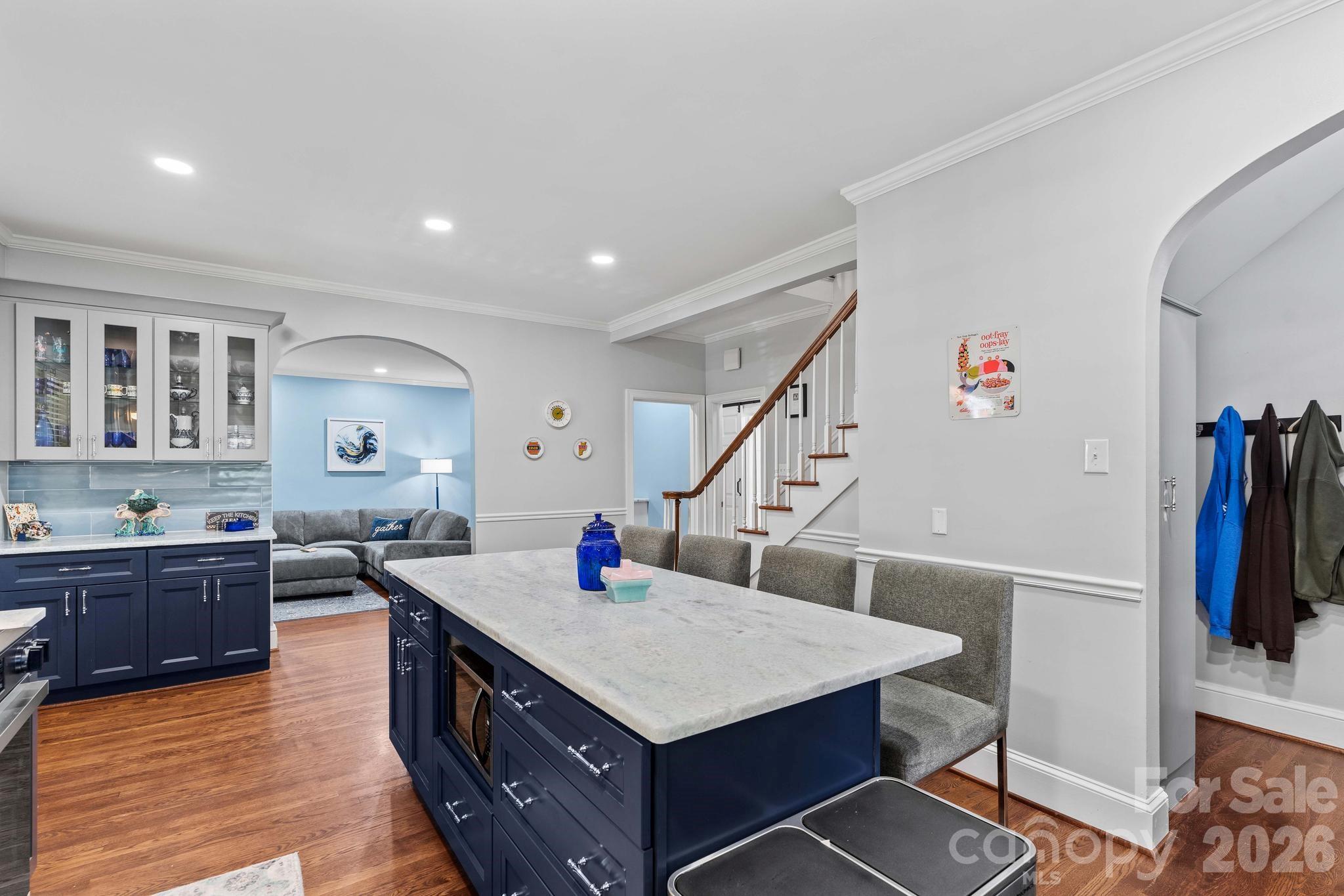 Single Family Residence at 221 Woodrow Avenue, High Point, photo 15 of 47