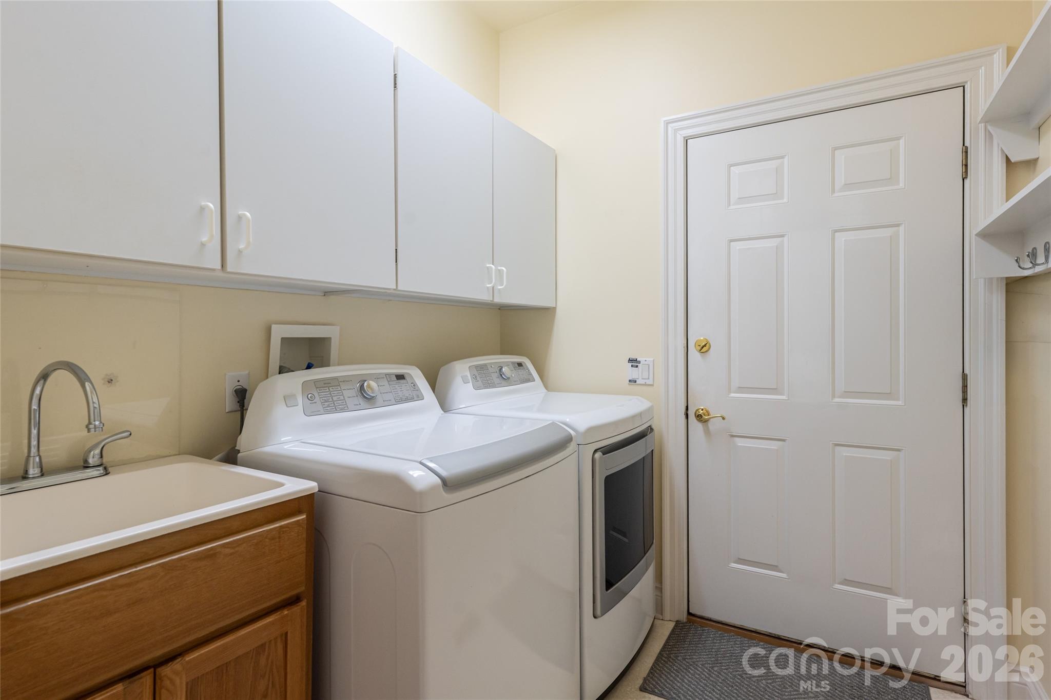 Laundry room - 8 Clovelly Way, Asheville