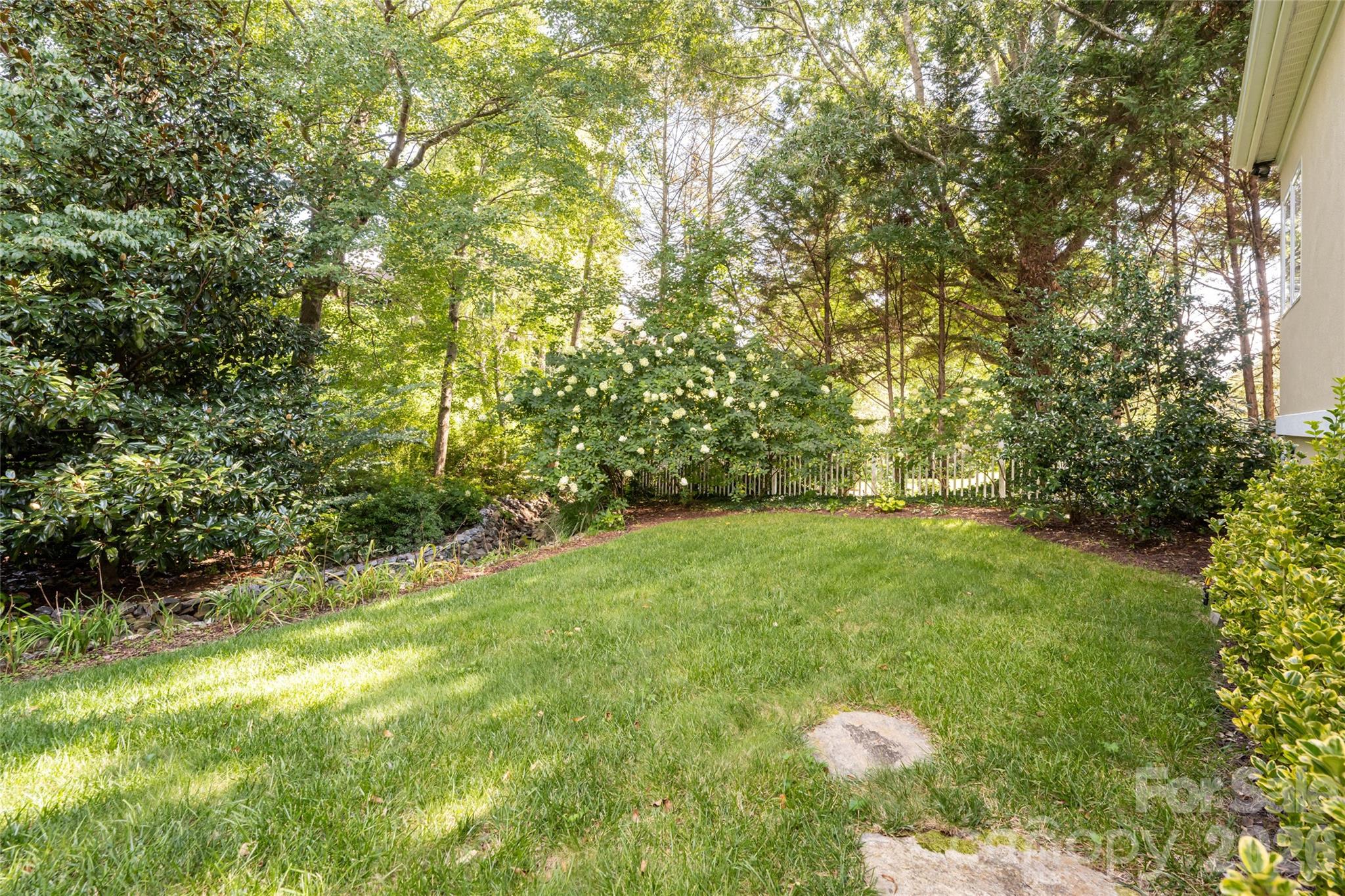 Completely flat backyard - 8 Clovelly Way, Asheville