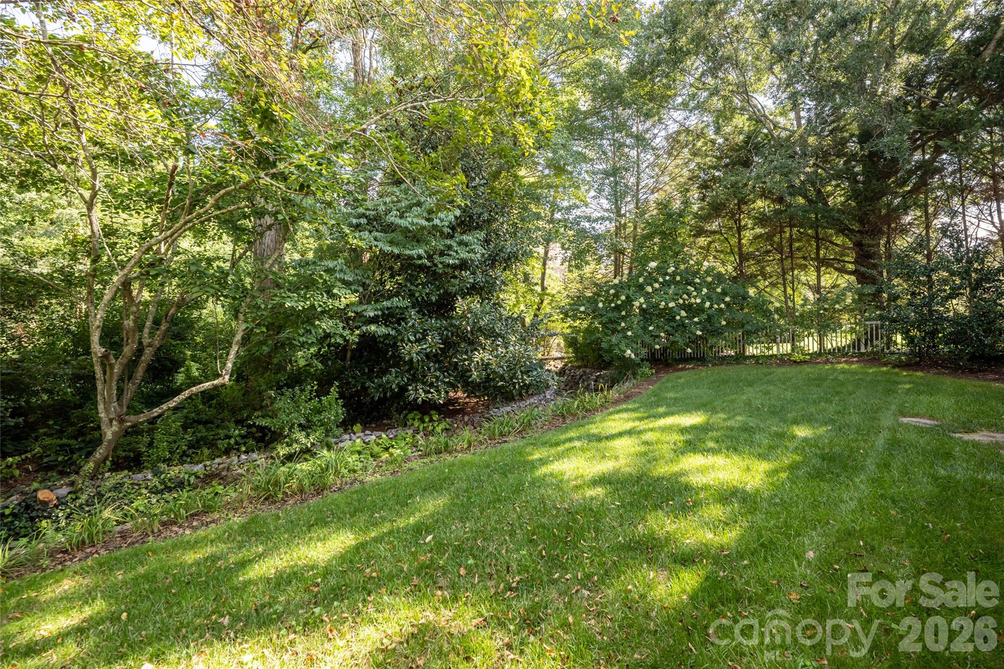 Flat backyard - 8 Clovelly Way, Asheville