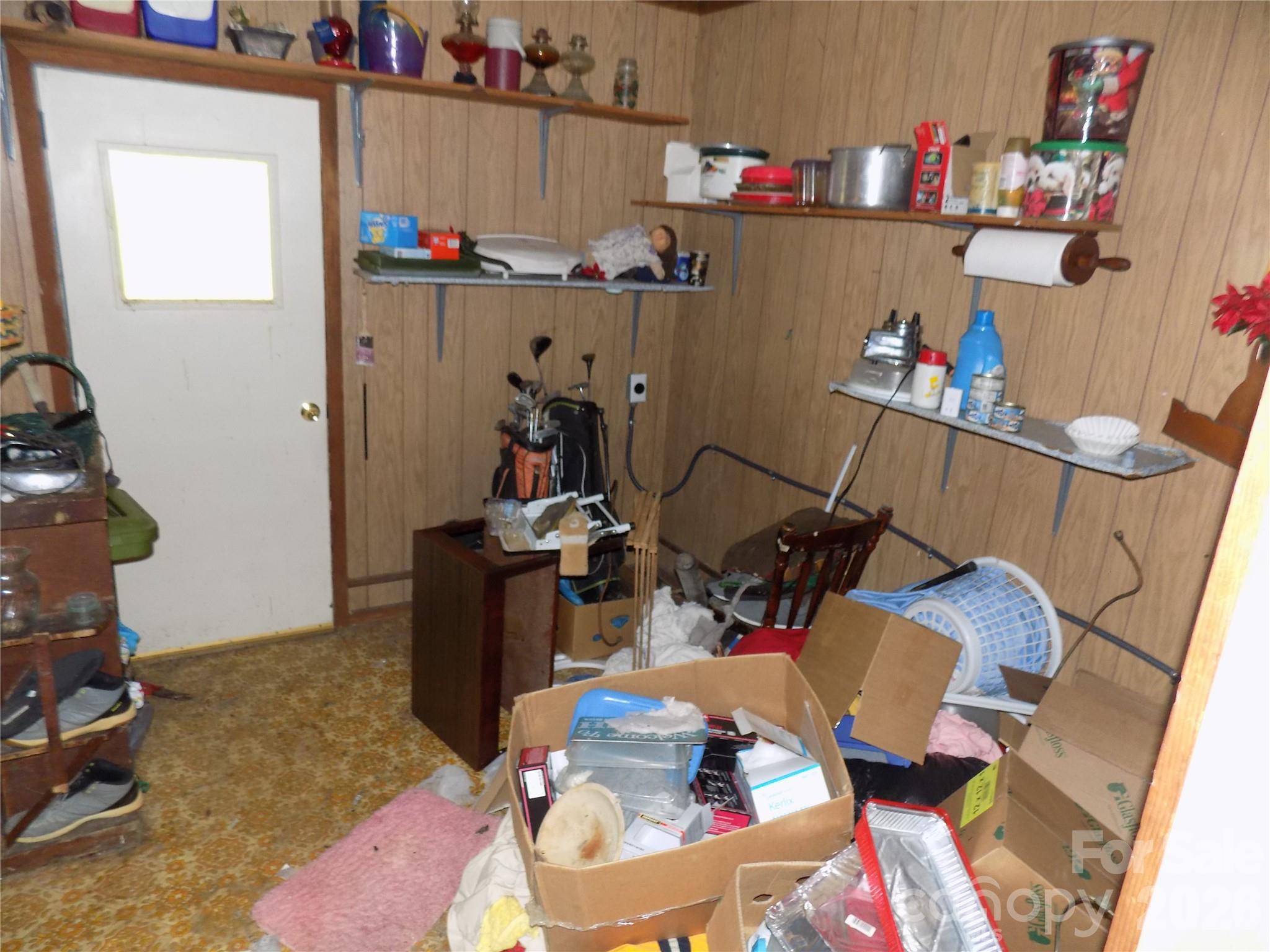 Laundry Room - 340 S Vine Street, Gastonia
