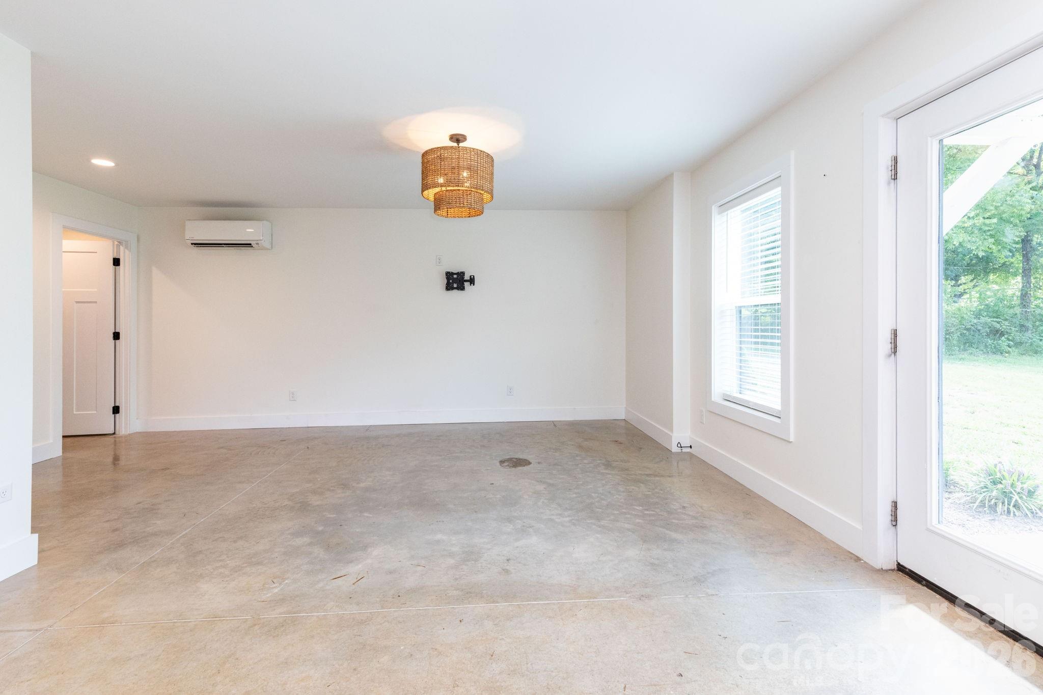 Single Family Residence at 881 Burney Mountain Road, Fletcher, photo 18 of 28