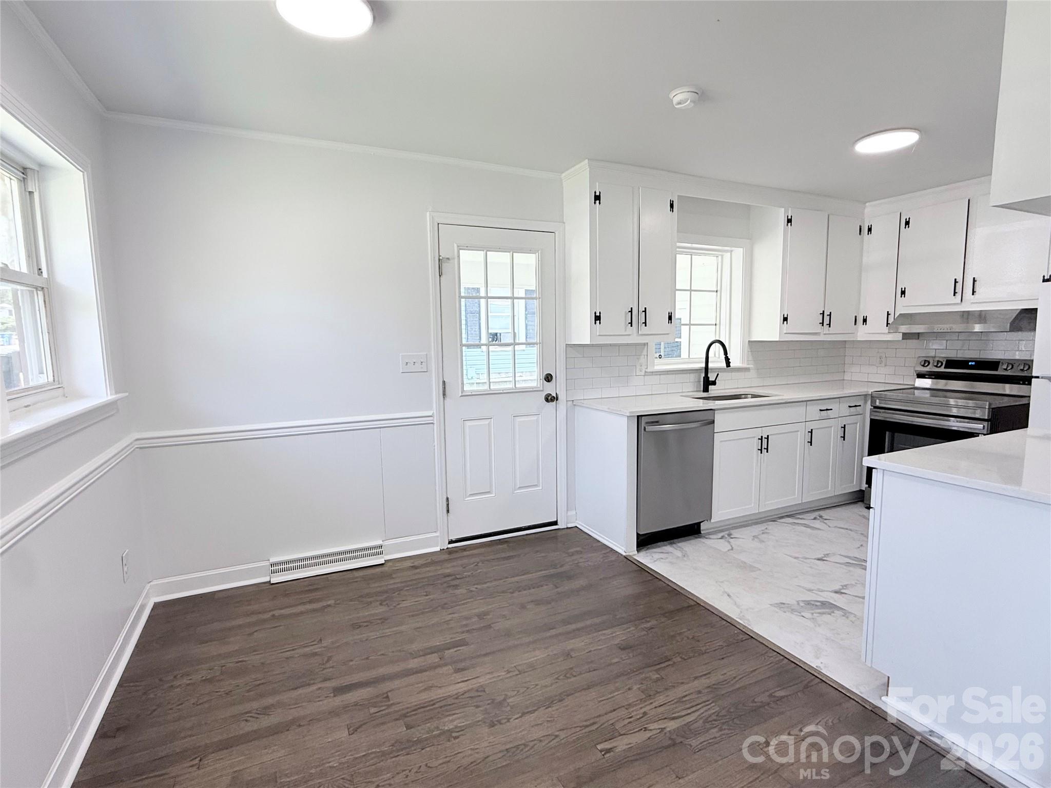Kitchen & Dining area - 1507 W Horah Street, Salisbury