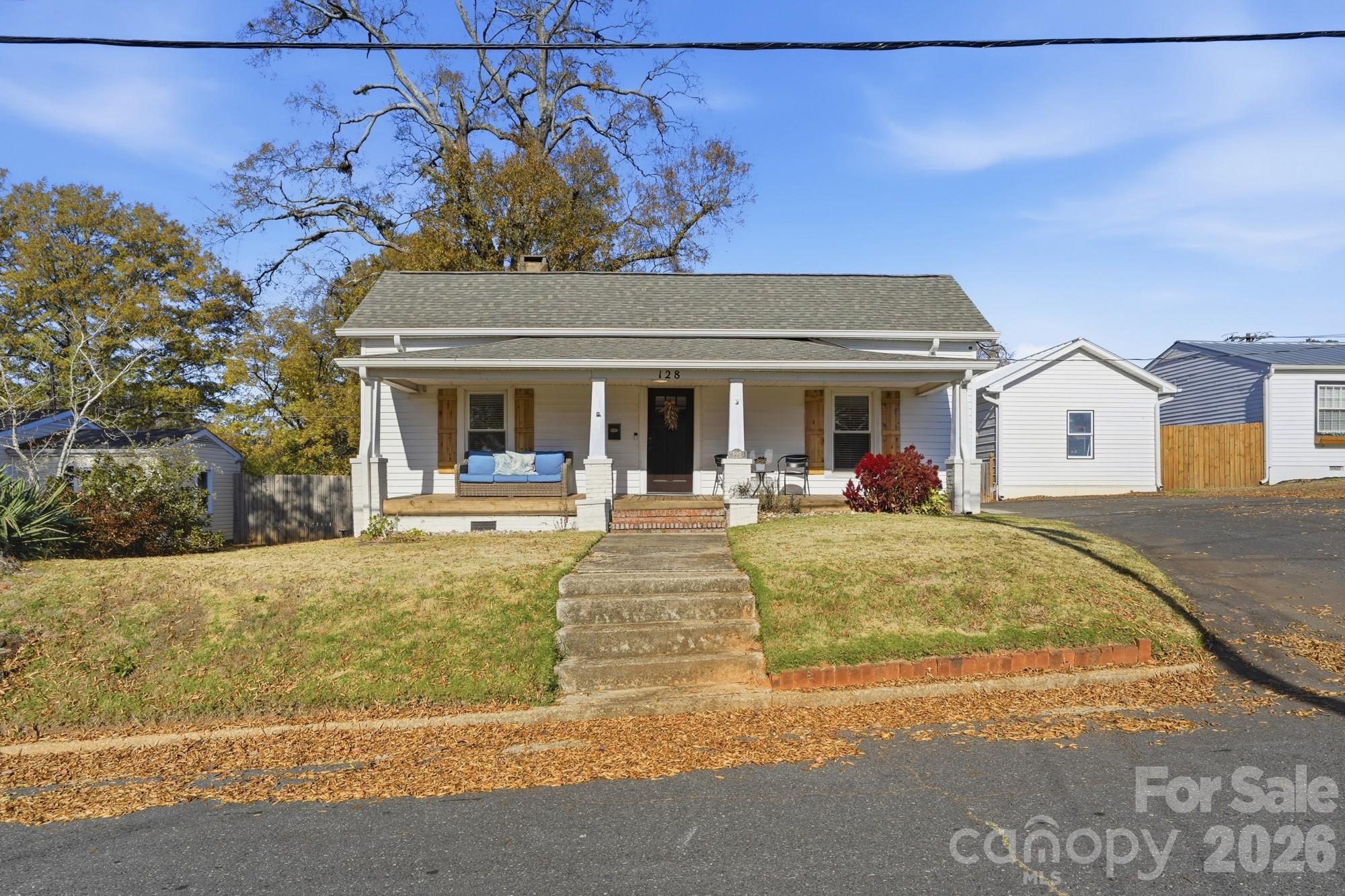 Single Family Residence at 128 Massey Street, Fort Mill, photo 2 of 29