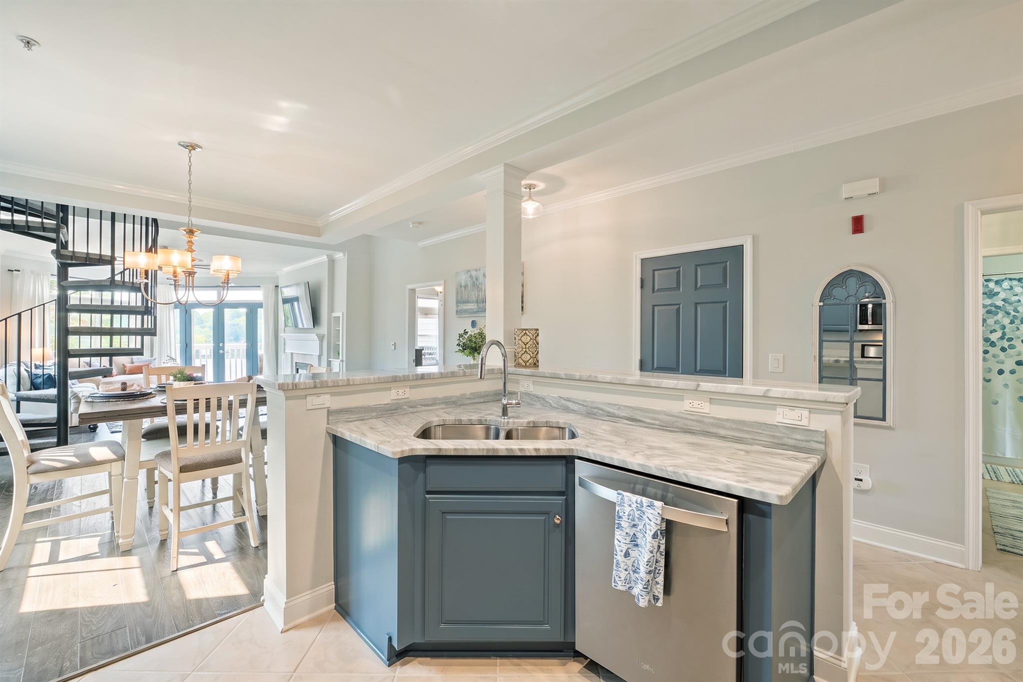 Condominium at 637 Williamson Road, Mooresville, photo 13 of 48
