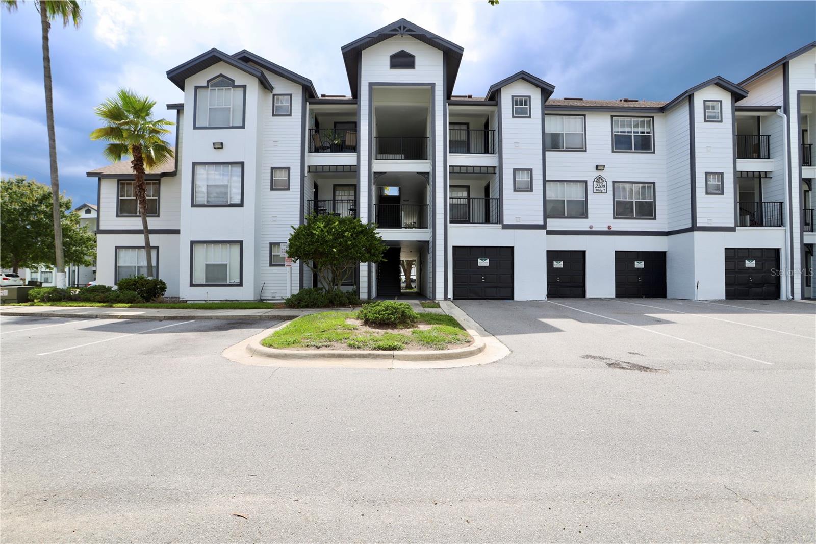 2207 ANTIGUA PL #717