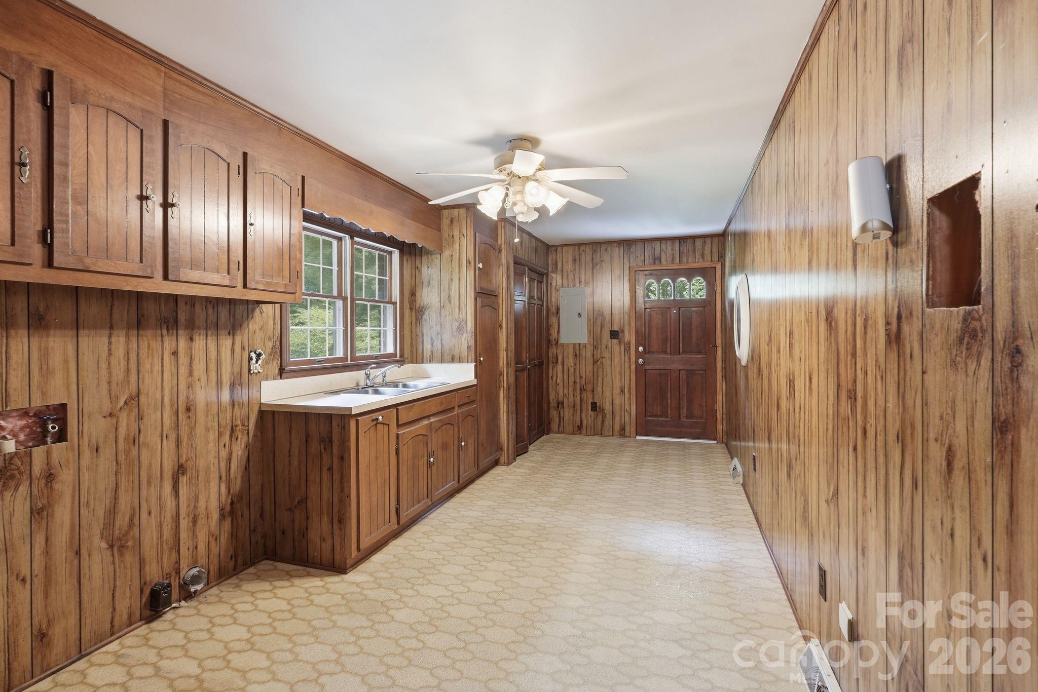 Single Family Residence at 431 Costner School Road, Bessemer City, photo 14 of 43