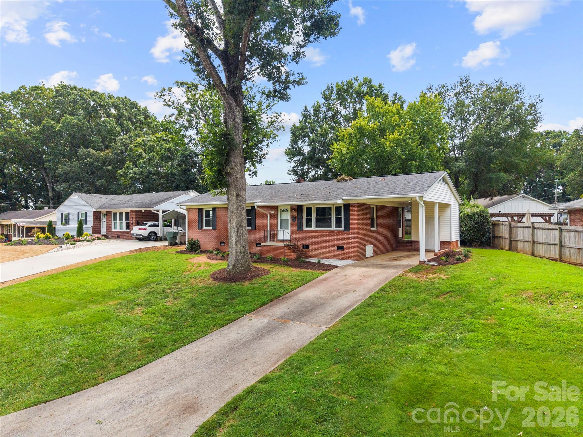 Single Family Residence at 713 Crestwood Avenue, Gastonia