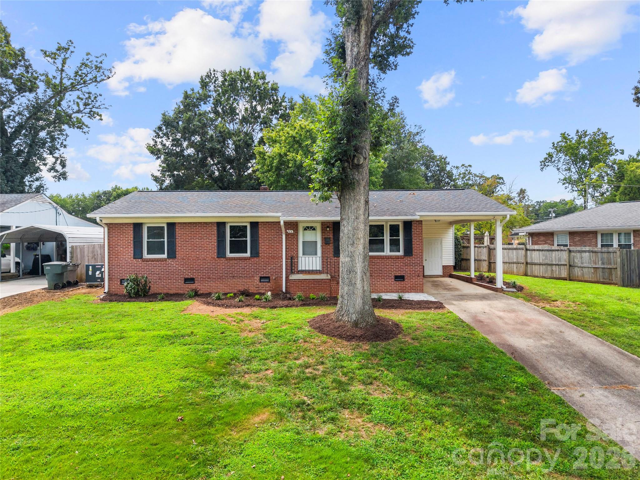 Single Family Residence at 713 Crestwood Avenue, Gastonia, photo 2 of 24