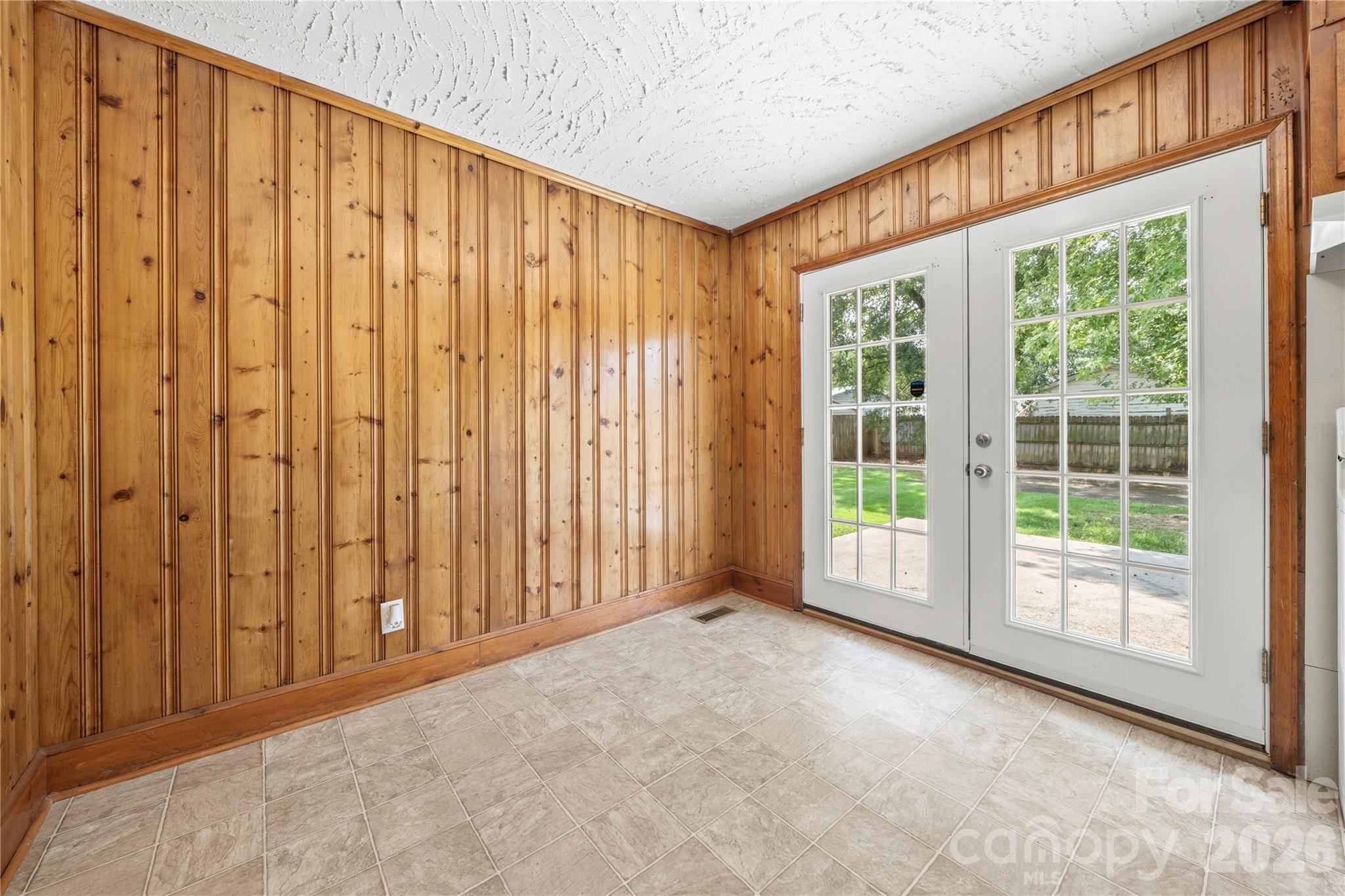 Single Family Residence at 713 Crestwood Avenue, Gastonia, photo 6 of 24
