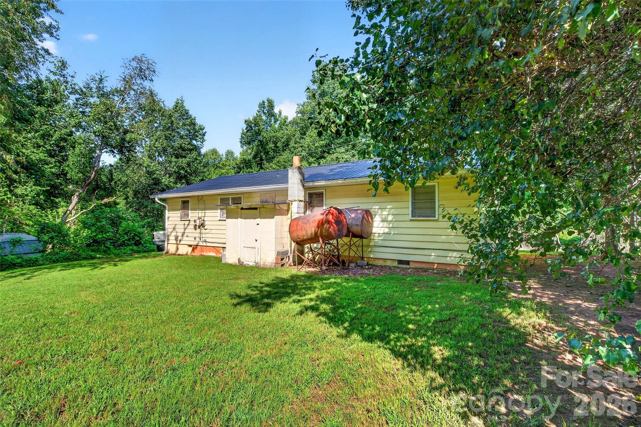 Beautiful yard. - 55 Edwards Drive, Nebo