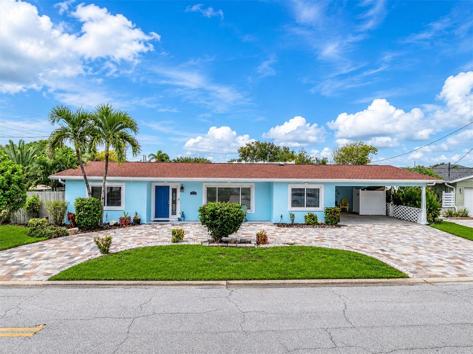 Large corner-lot home in desirable South Causeway Isle, a waterfront neighborhood just minutes to beaches! - 7891 4TH AVE S, ST PETERSBURG