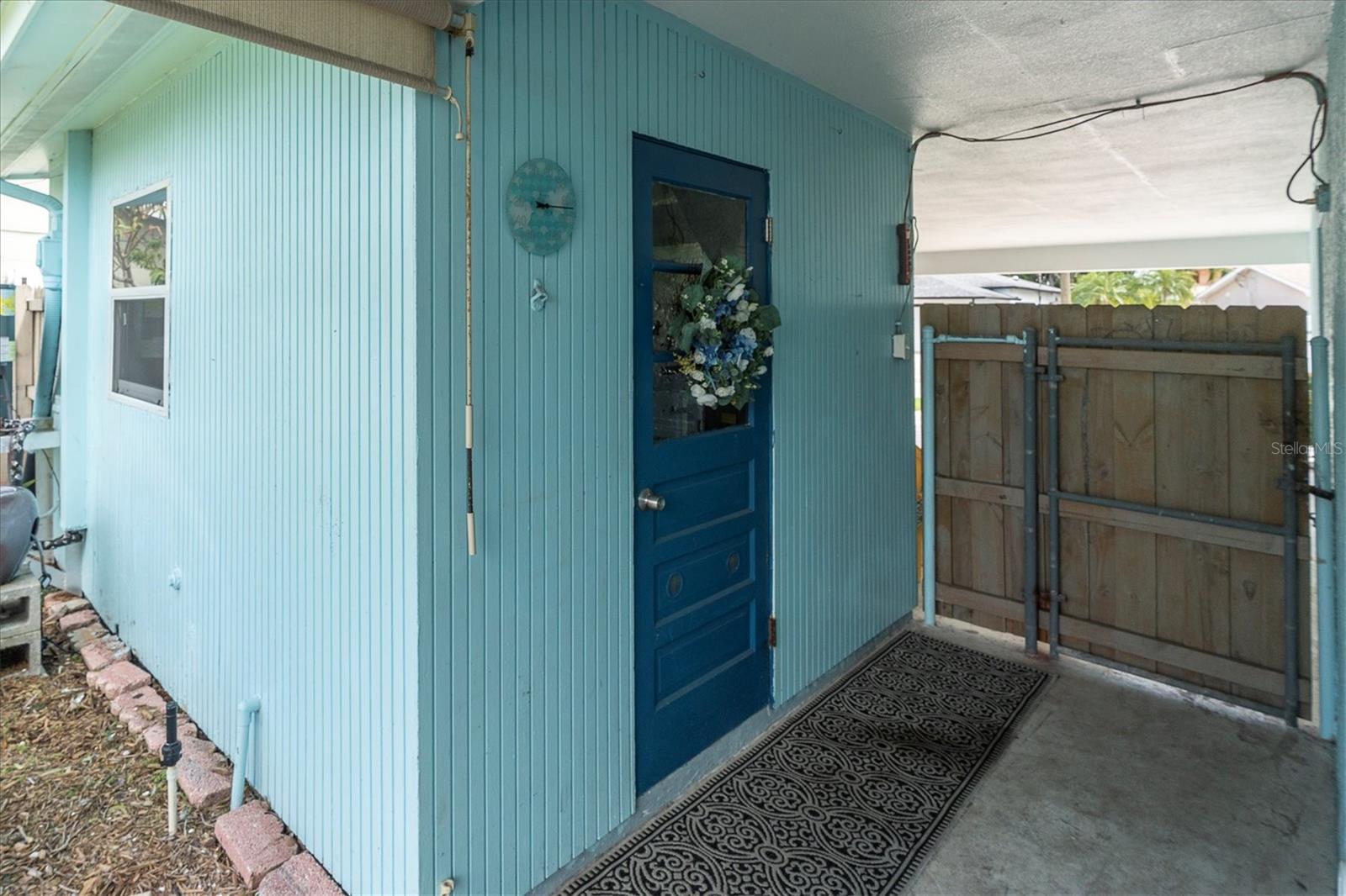 Detached bonus structure was previously enjoyed as a workout room—ideal for fitness, hobbies or a workshop. - 7891 4TH AVE S, ST PETERSBURG