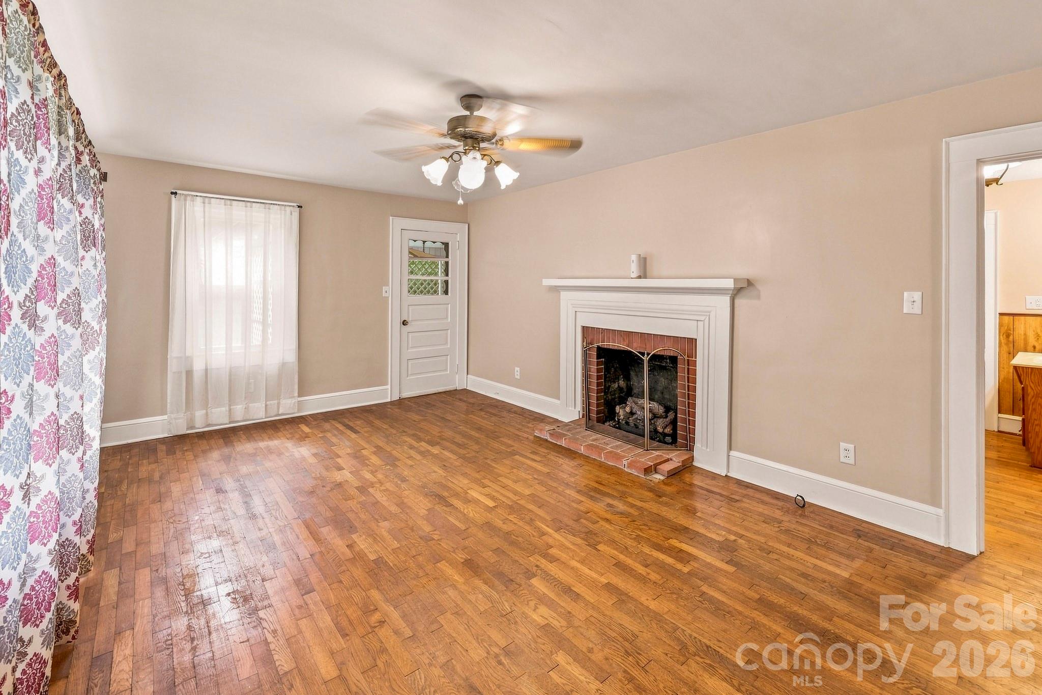 Livingroom - 257 Maryland Drive, Forest City