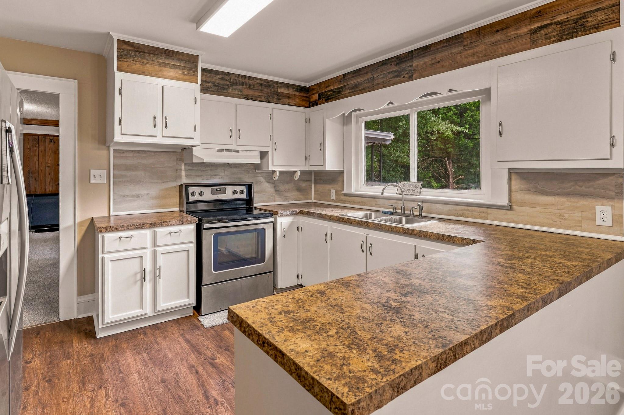 Kitchen - 257 Maryland Drive, Forest City